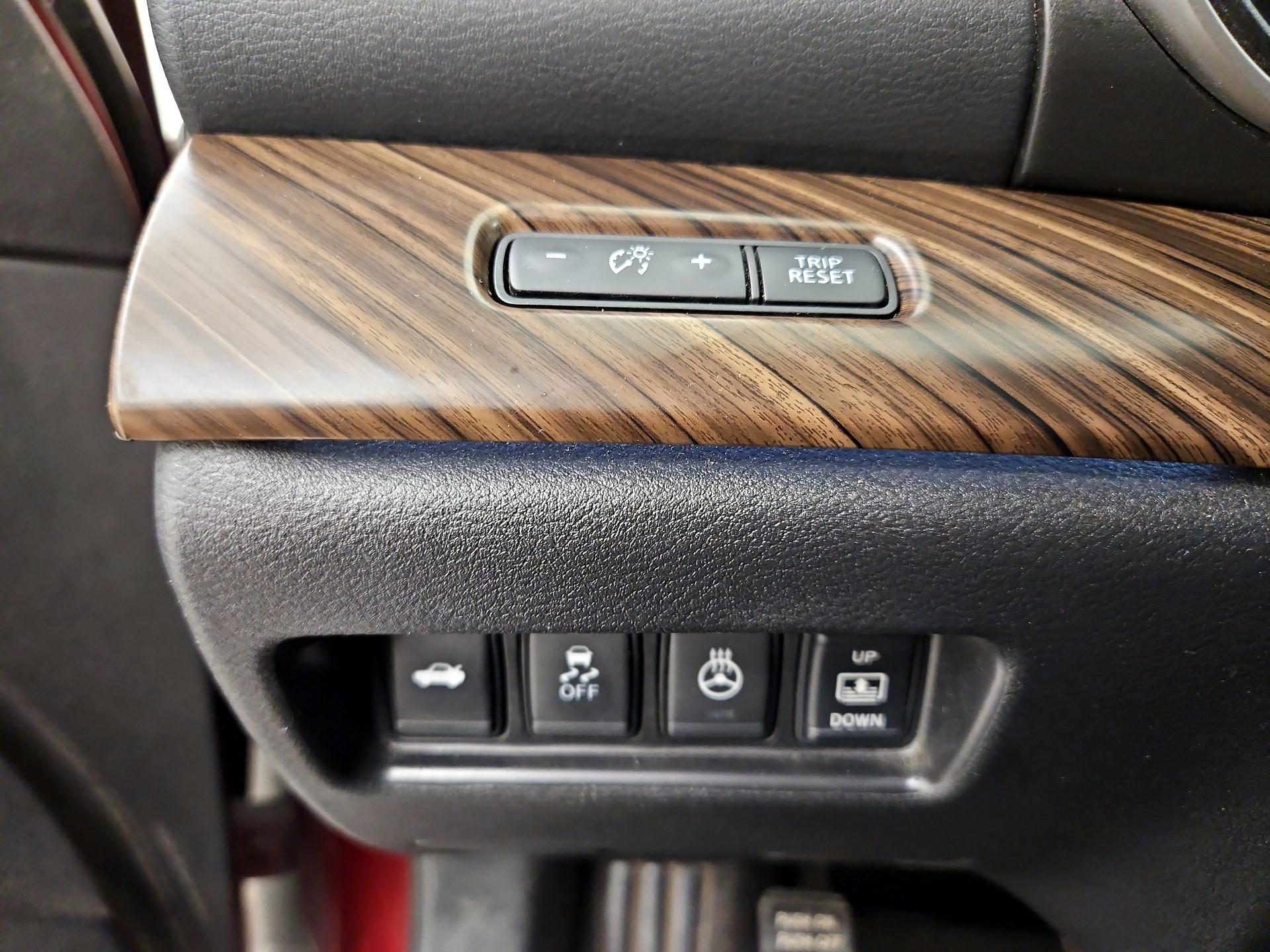 Thumbnail: 2017 Nissan Maxima - 13