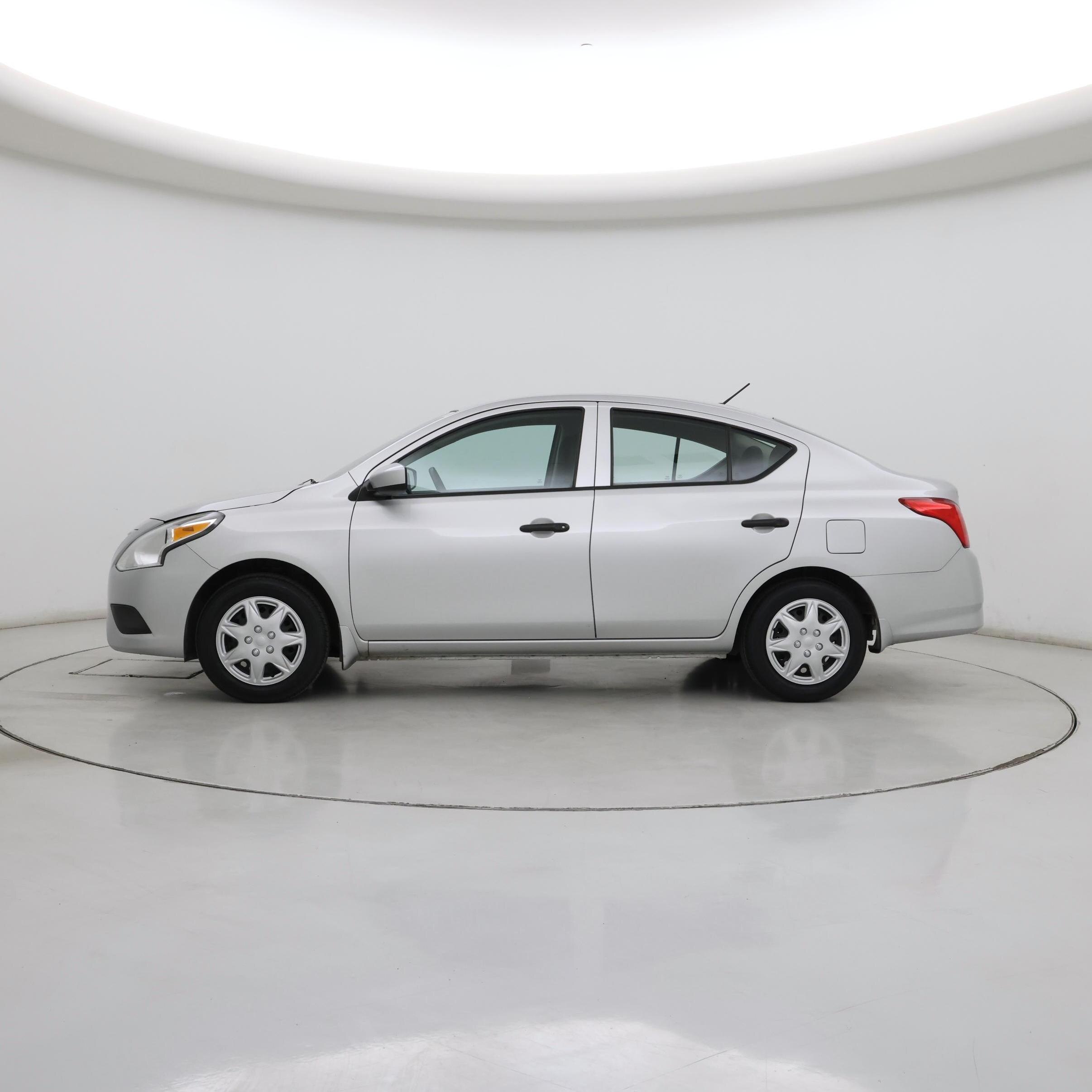 Thumbnail: 2019 Nissan Versa - 3