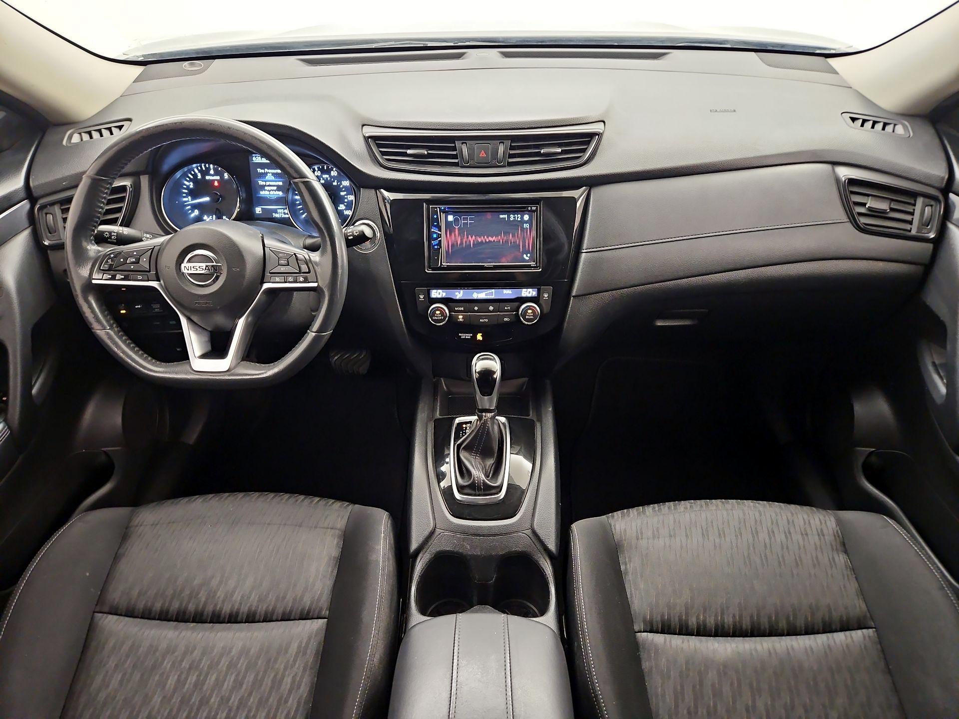 Thumbnail: 2017 Nissan Rogue - 9