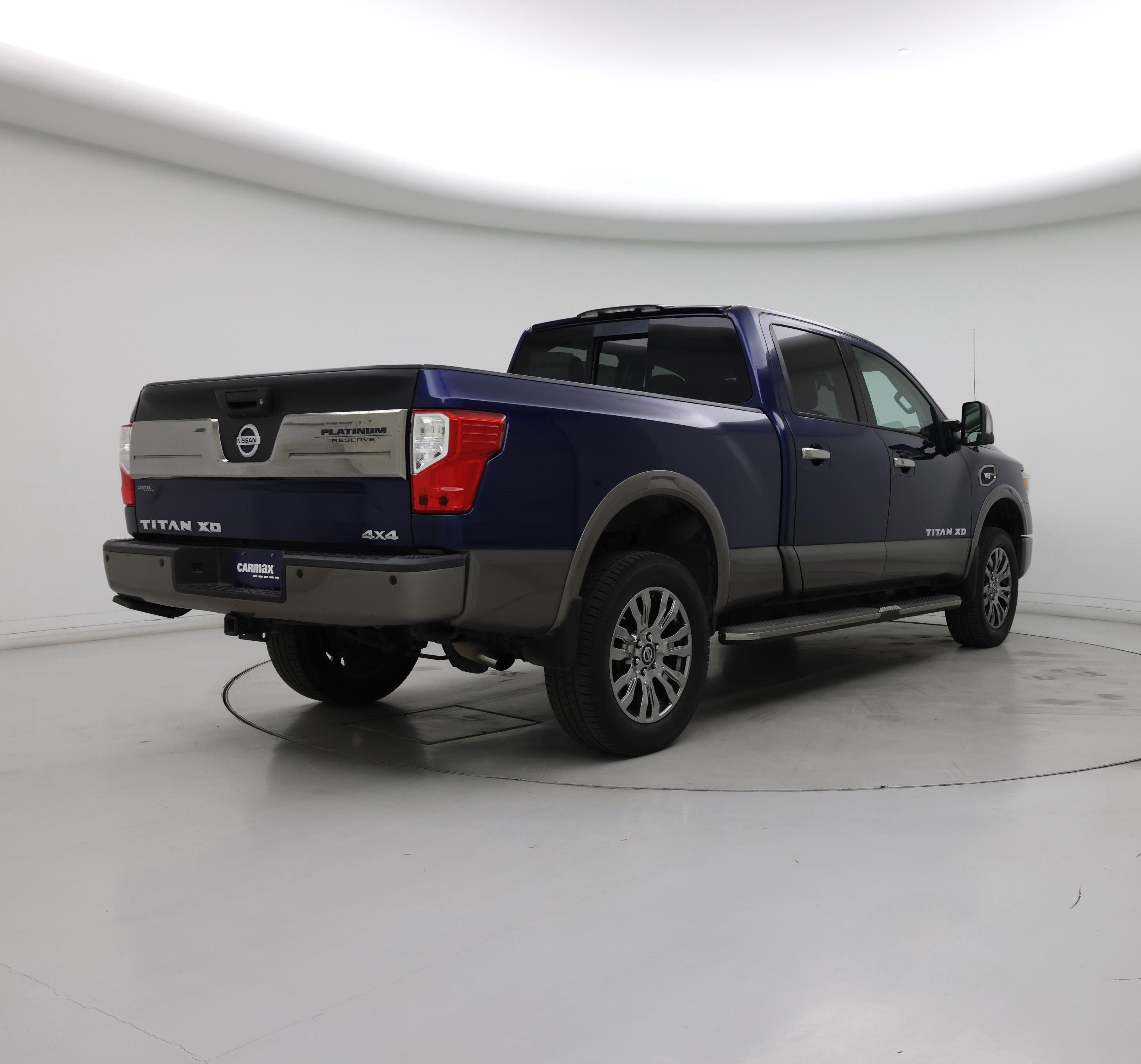 Thumbnail: 2017 Nissan Titan - 8