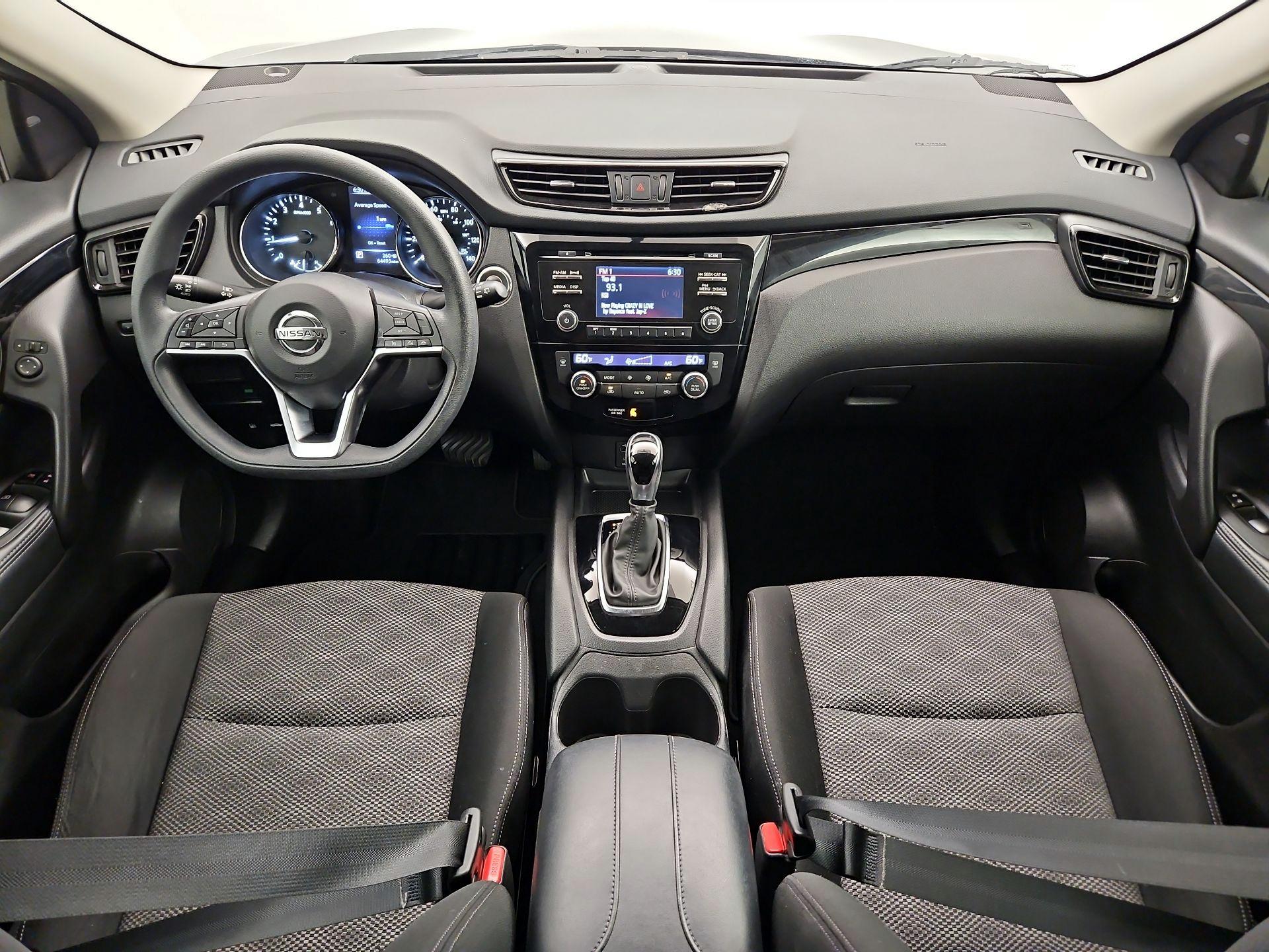 Thumbnail: 2018 Nissan Rogue Sport - 9