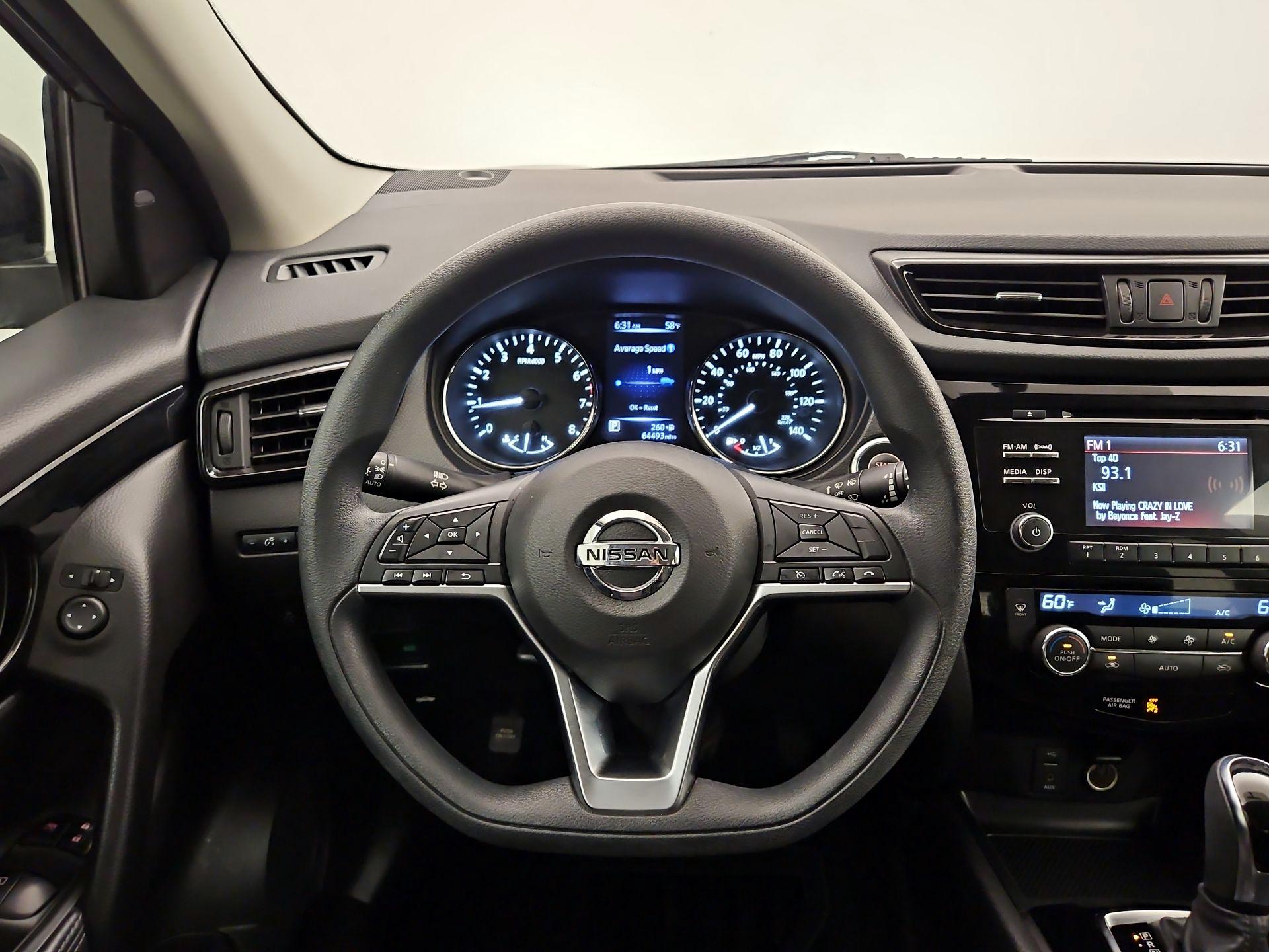 Thumbnail: 2018 Nissan Rogue Sport - 10