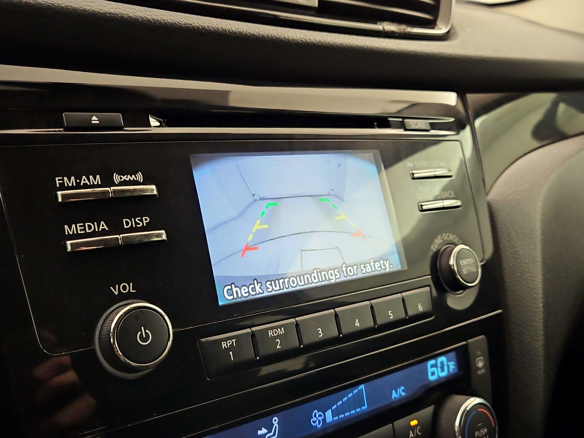 Thumbnail: 2018 Nissan Rogue Sport - 14