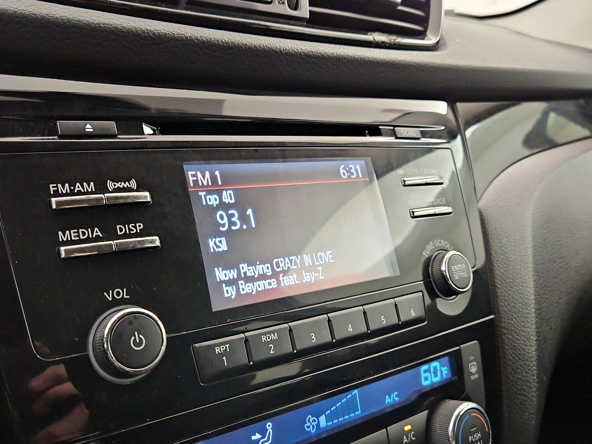 Thumbnail: 2018 Nissan Rogue Sport - 15