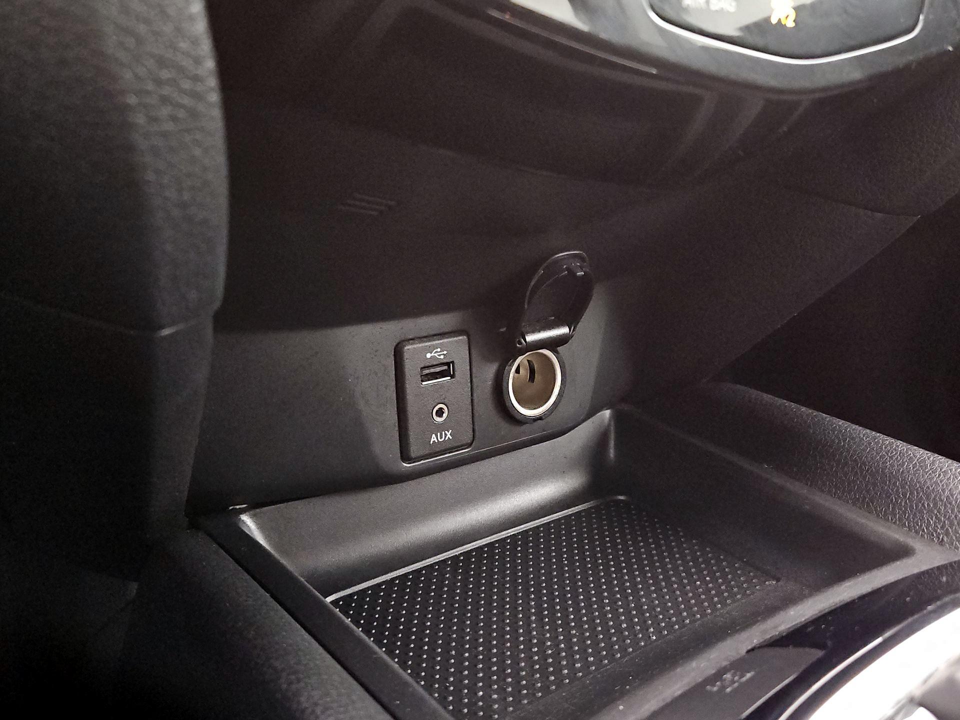 Thumbnail: 2018 Nissan Rogue Sport - 18