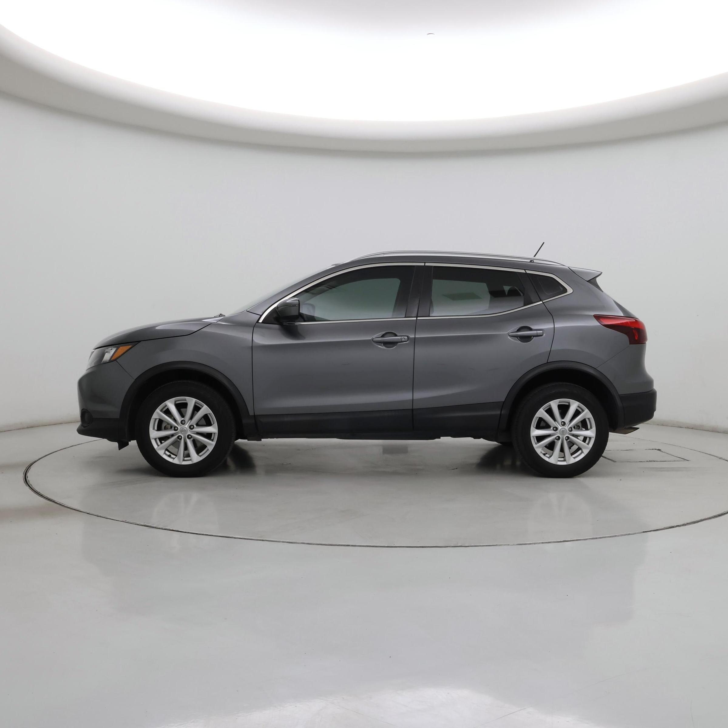 Thumbnail: 2018 Nissan Rogue Sport - 3