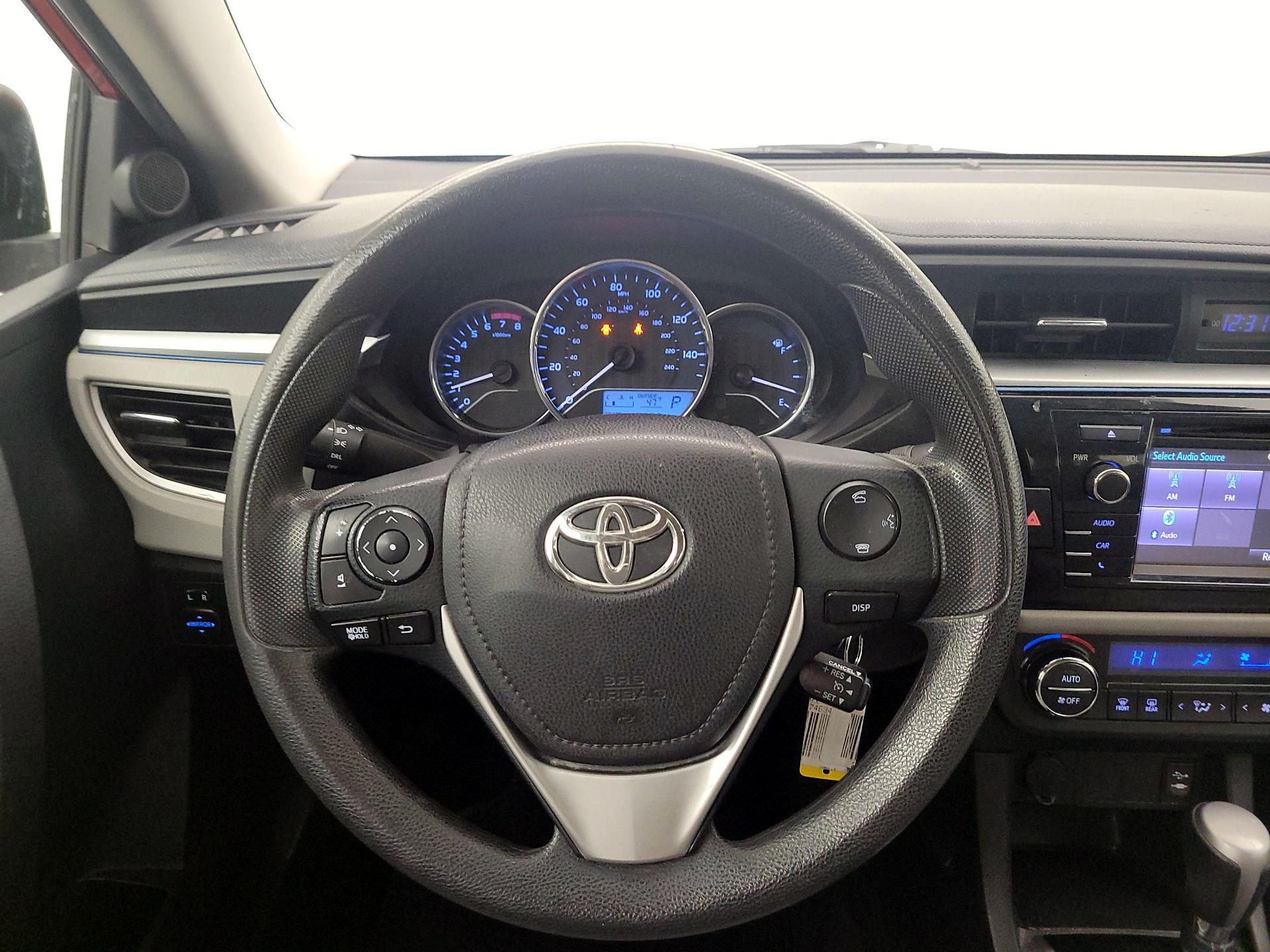Thumbnail: 2015 Toyota Corolla - 10
