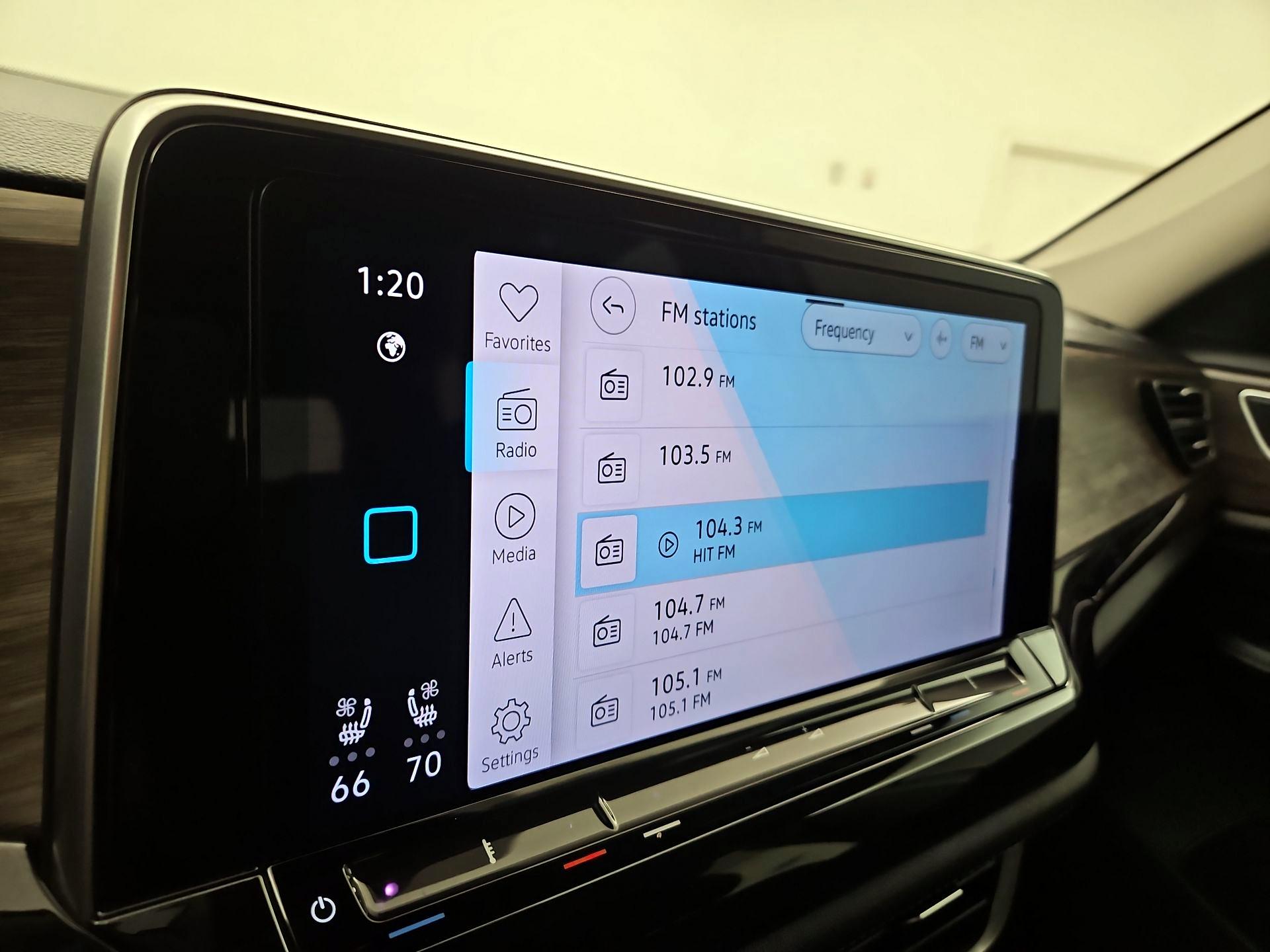 Thumbnail: 2024 Volkswagen Atlas - 16