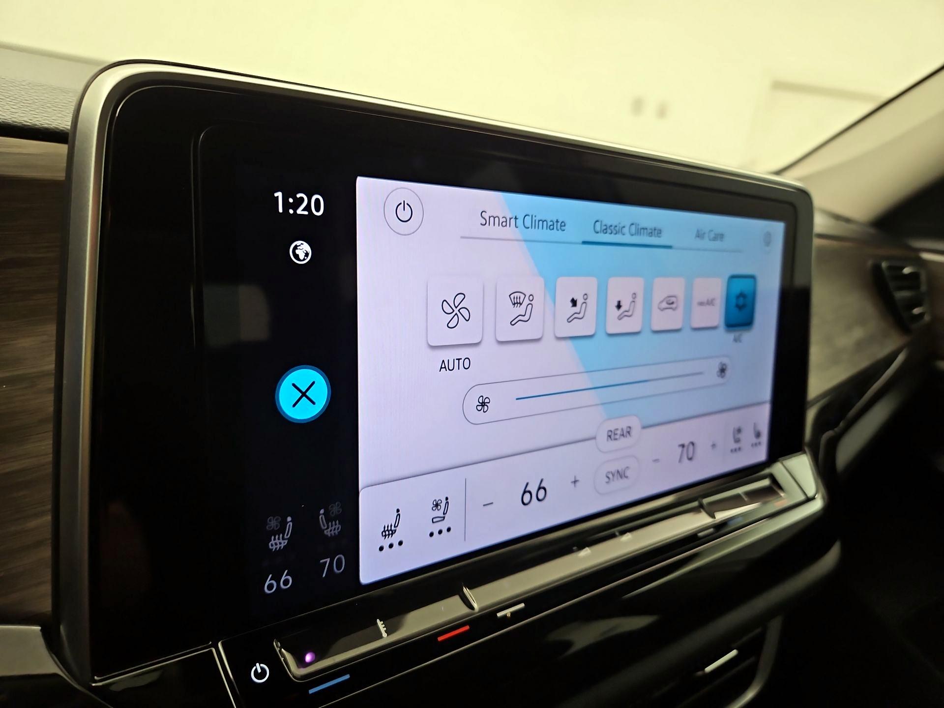 Thumbnail: 2024 Volkswagen Atlas - 17