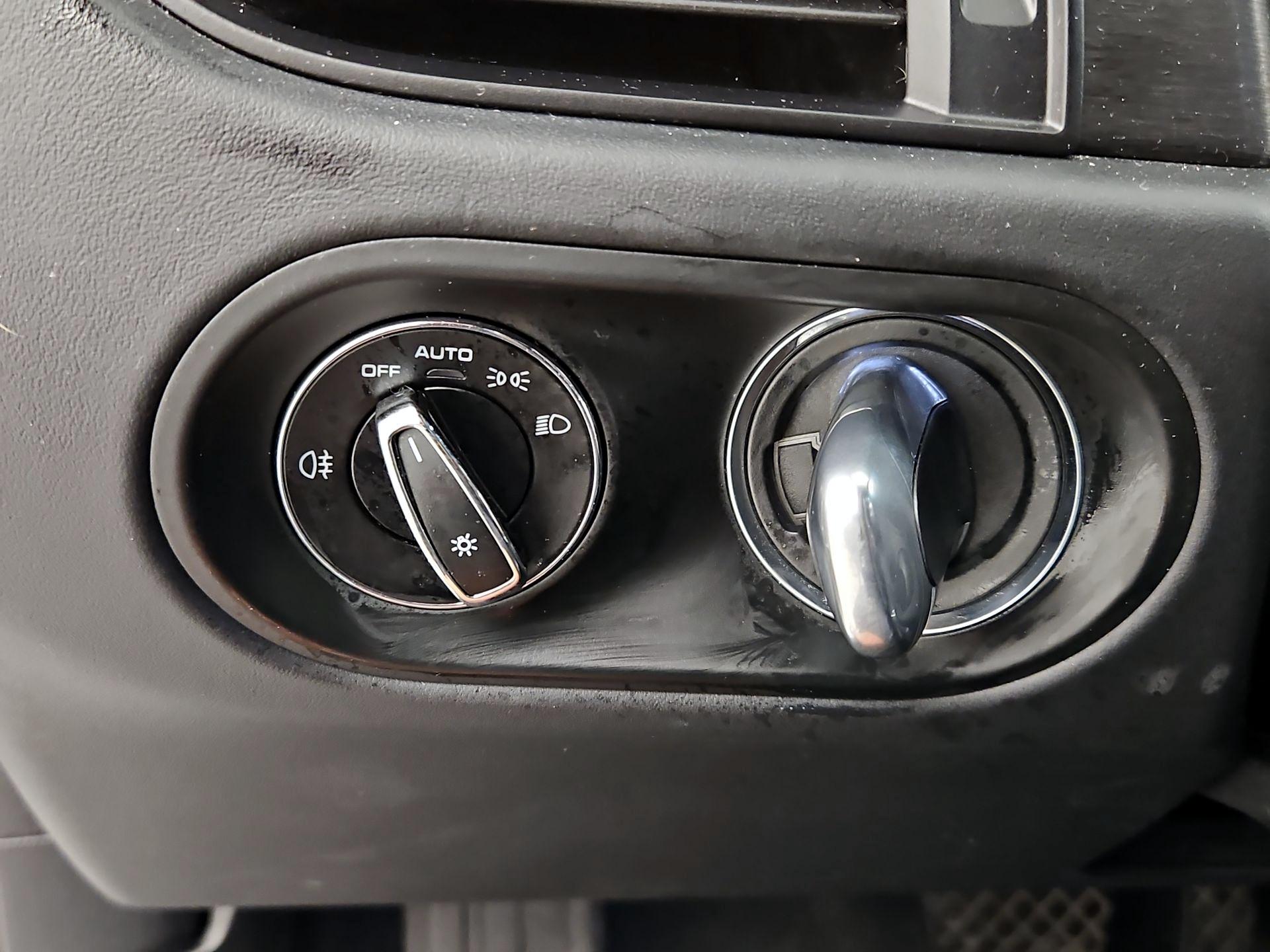 Thumbnail: 2021 Porsche Macan - 13