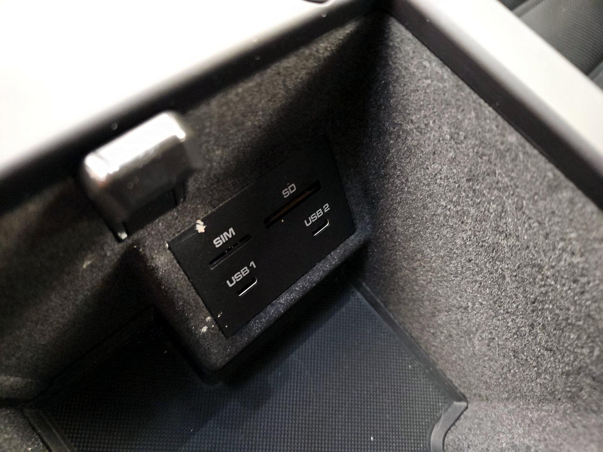 Thumbnail: 2021 Porsche Macan - 19