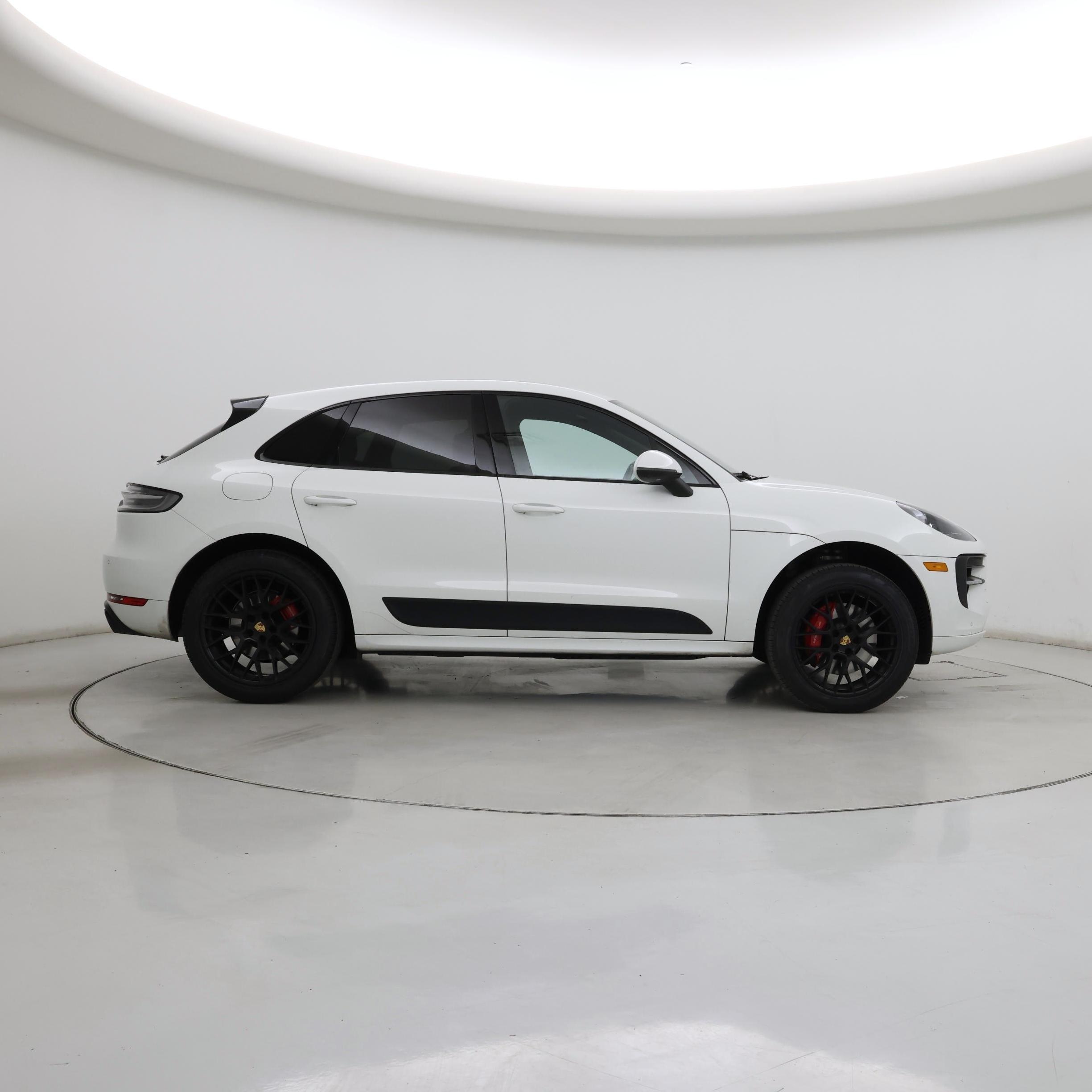 Thumbnail: 2021 Porsche Macan - 7