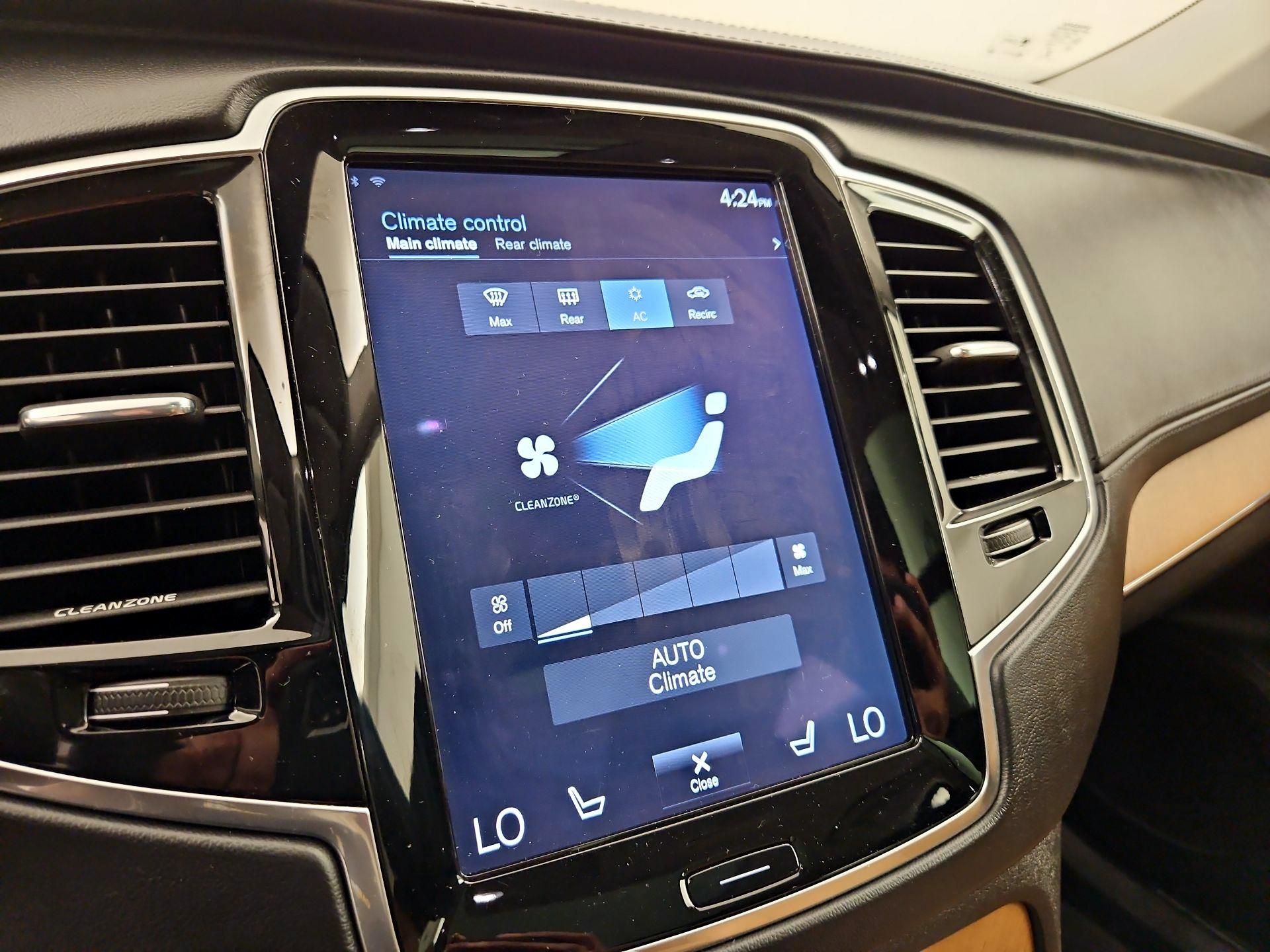 Thumbnail: 2016 Volvo XC90 - 17