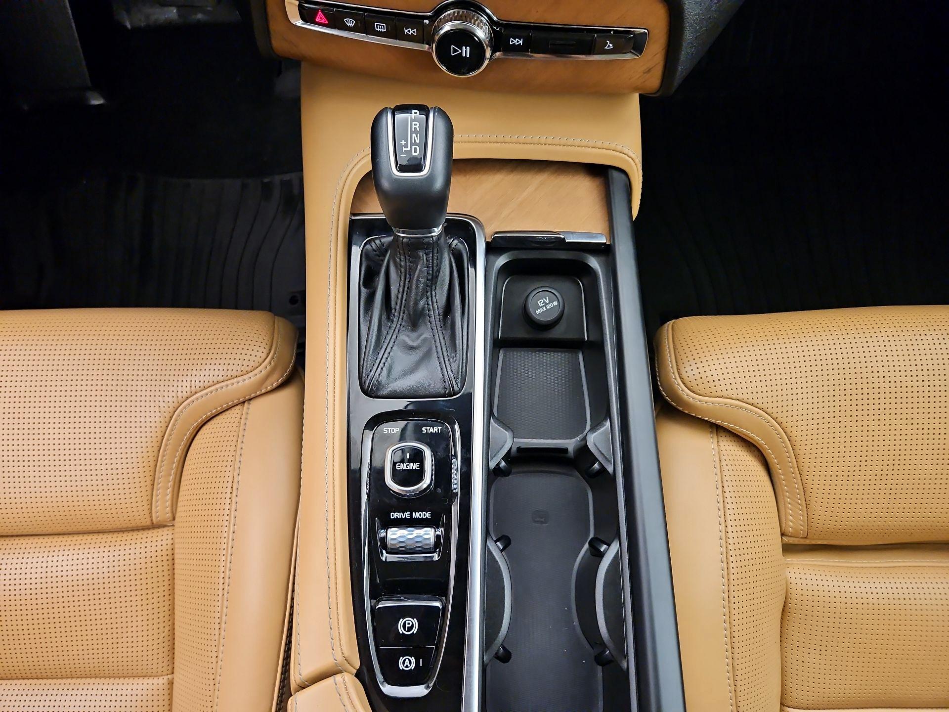 Thumbnail: 2016 Volvo XC90 - 18