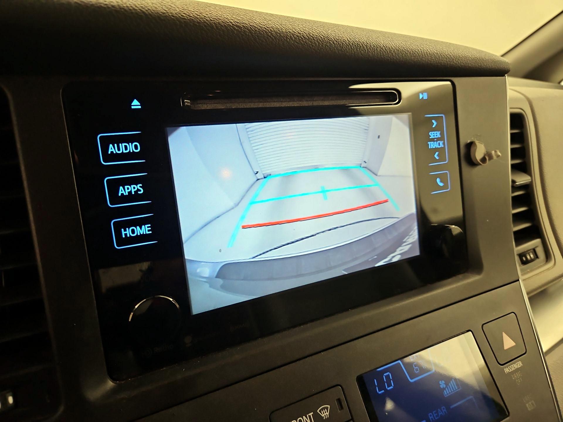 Thumbnail: 2016 Toyota Sienna - 14