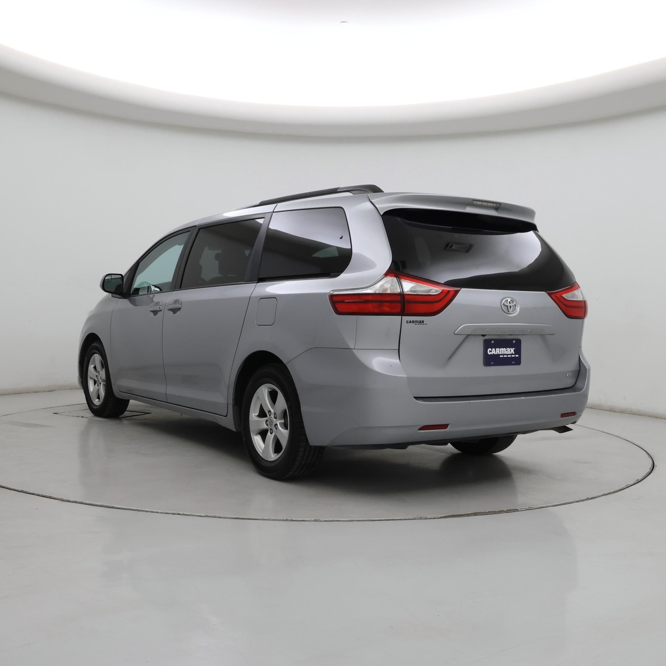 Thumbnail: 2016 Toyota Sienna - 2