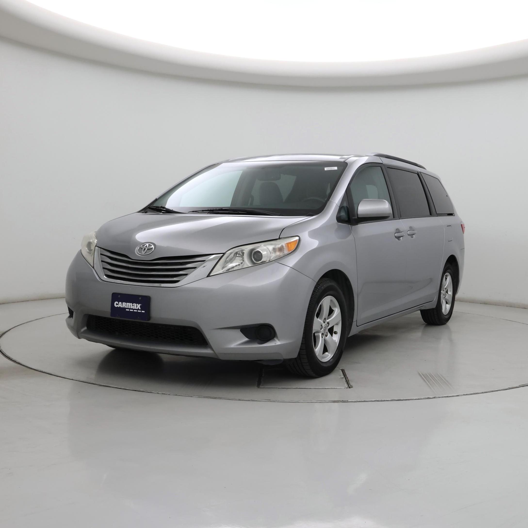 Thumbnail: 2016 Toyota Sienna - 4