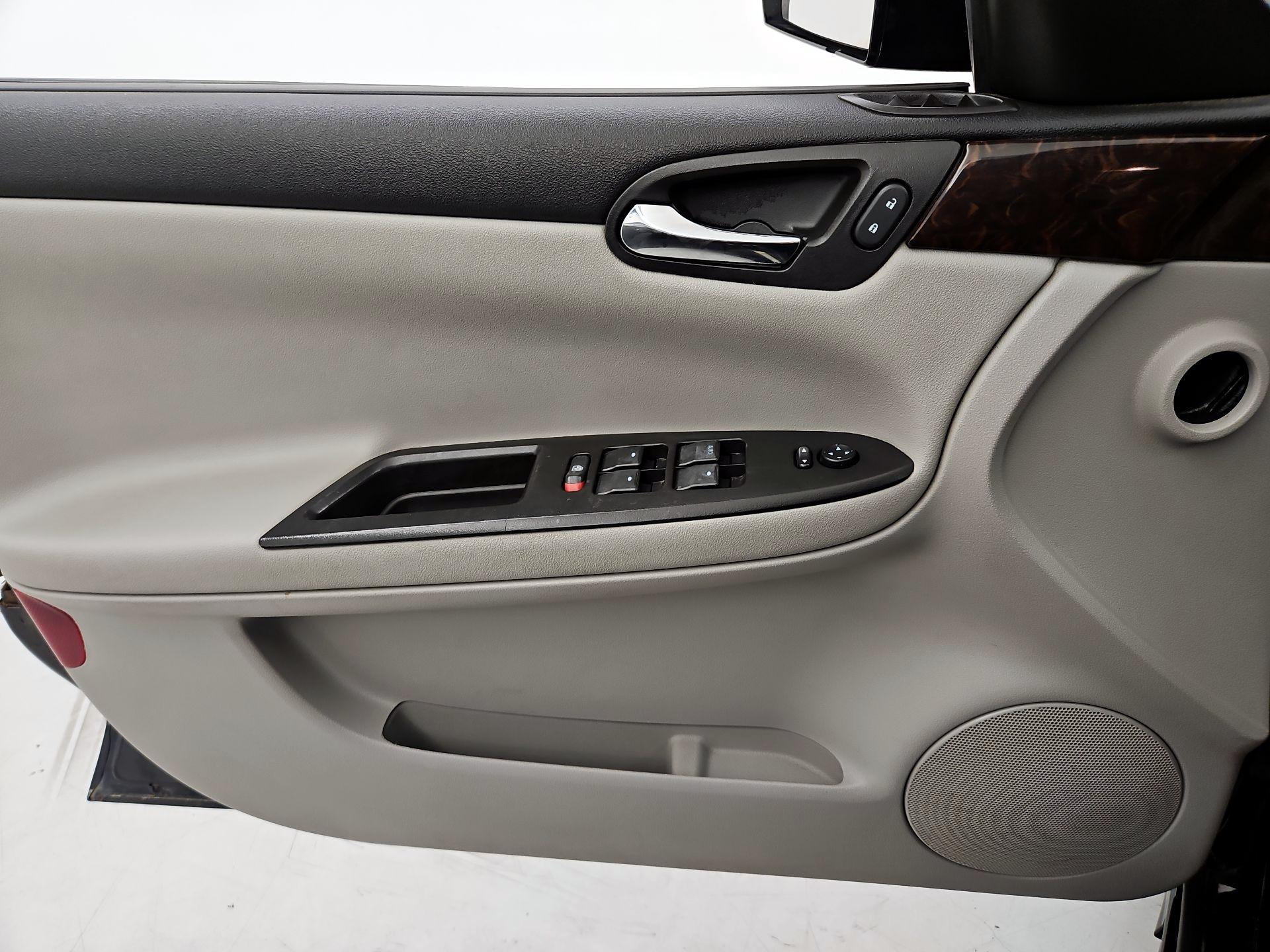 Thumbnail: 2015 Chevrolet Impala - 12