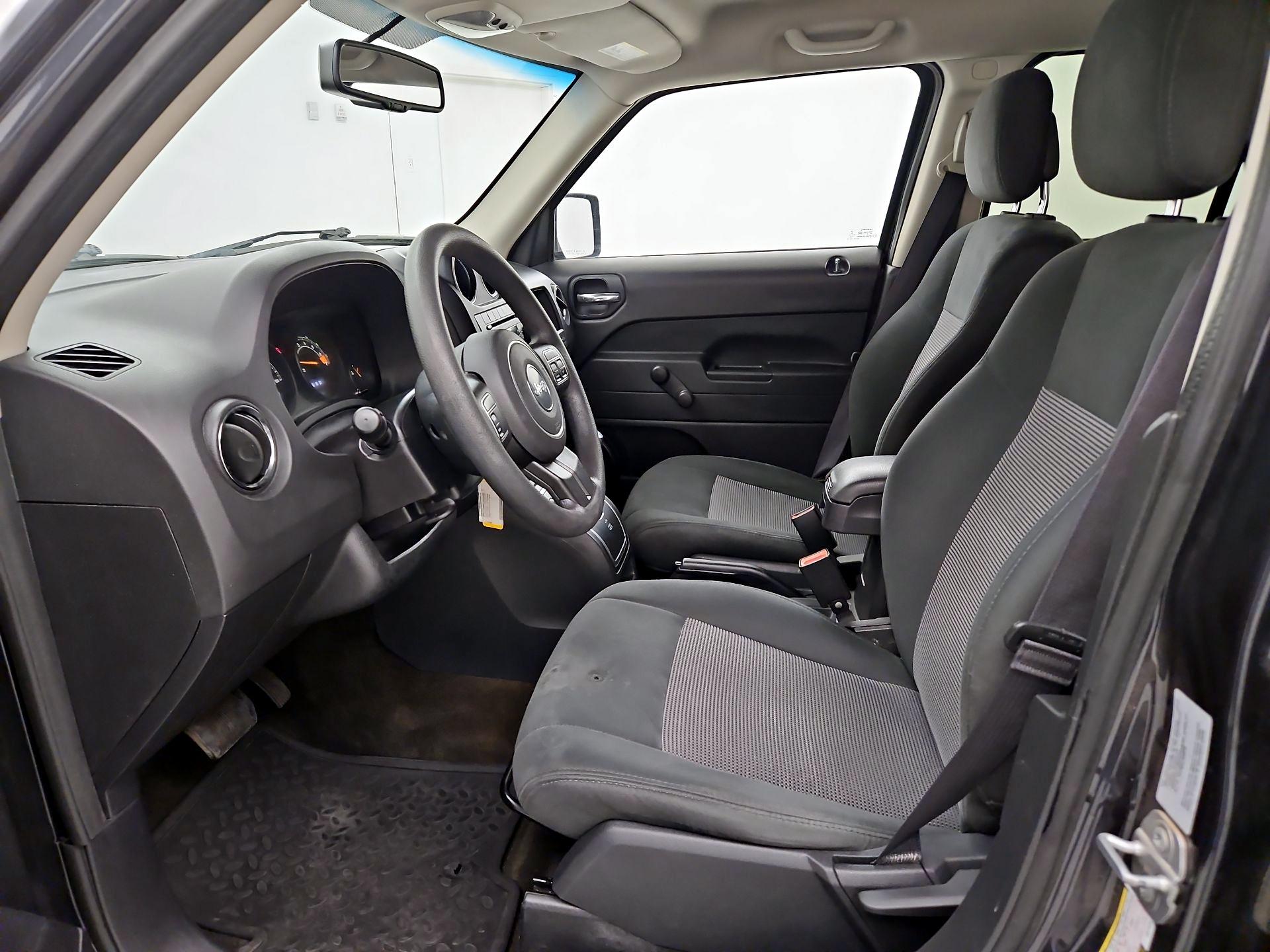 Thumbnail: 2016 Jeep Patriot - 11