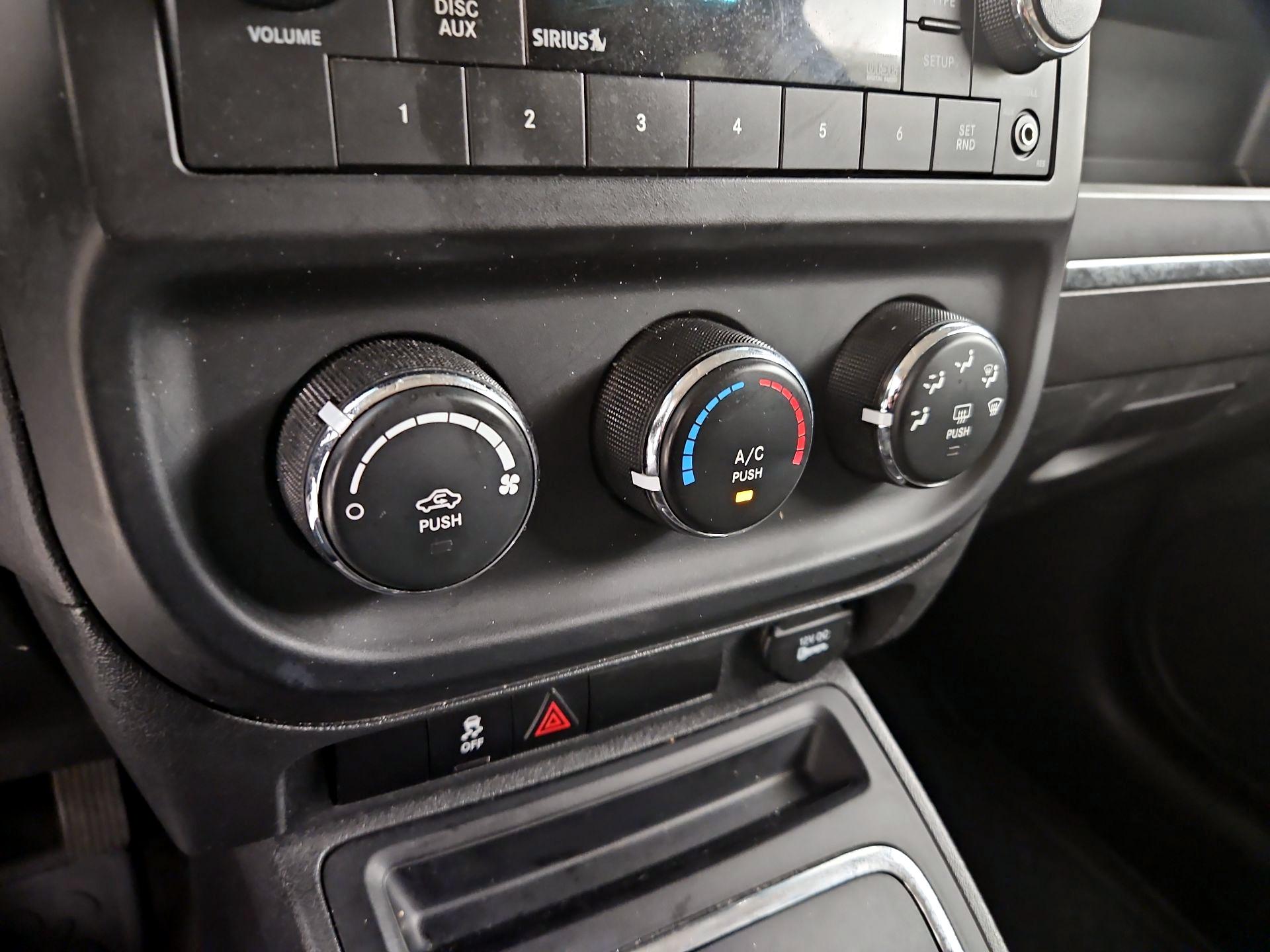 Thumbnail: 2016 Jeep Patriot - 14