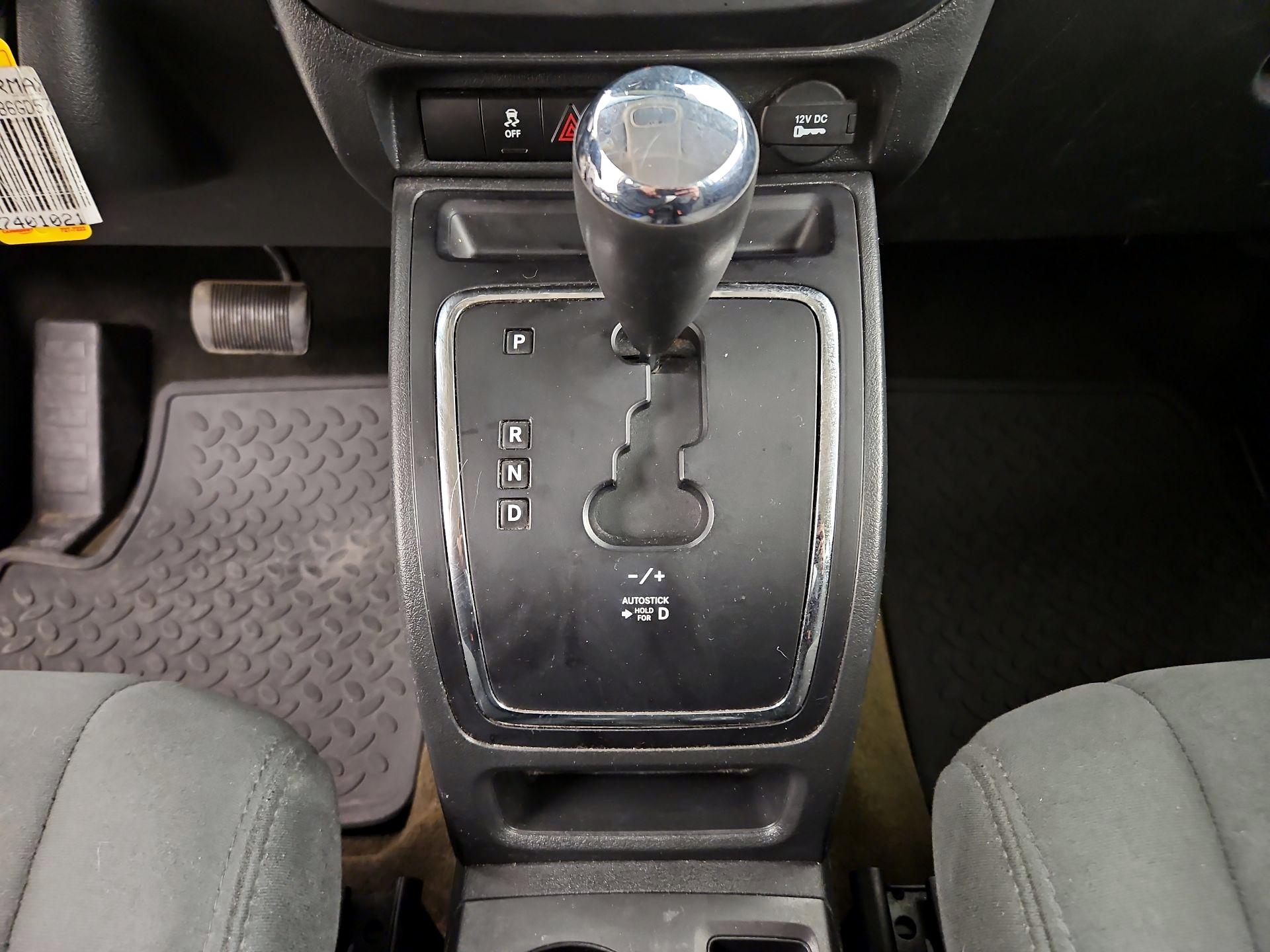 Thumbnail: 2016 Jeep Patriot - 15