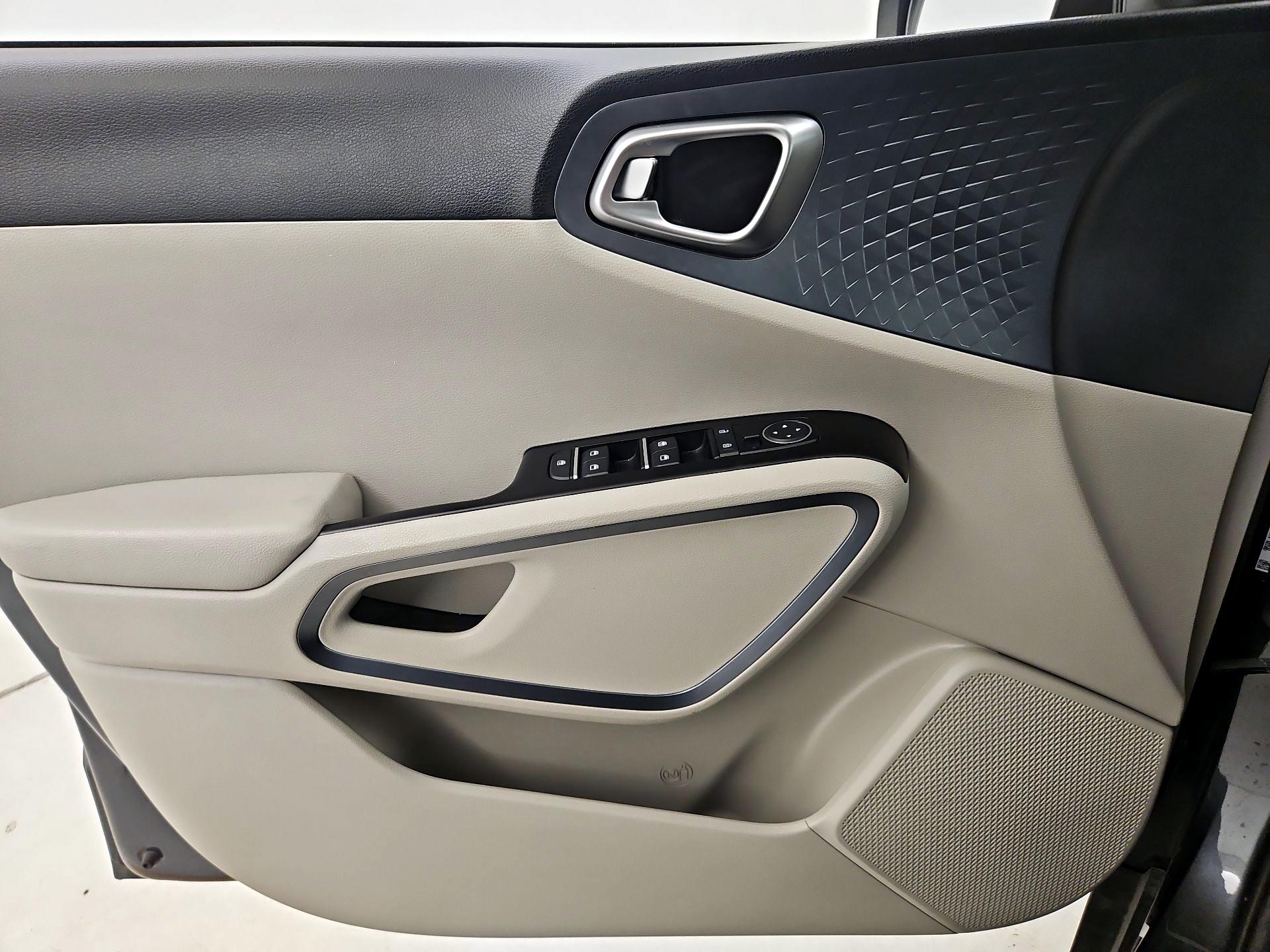 Thumbnail: 2023 Kia Soul - 12