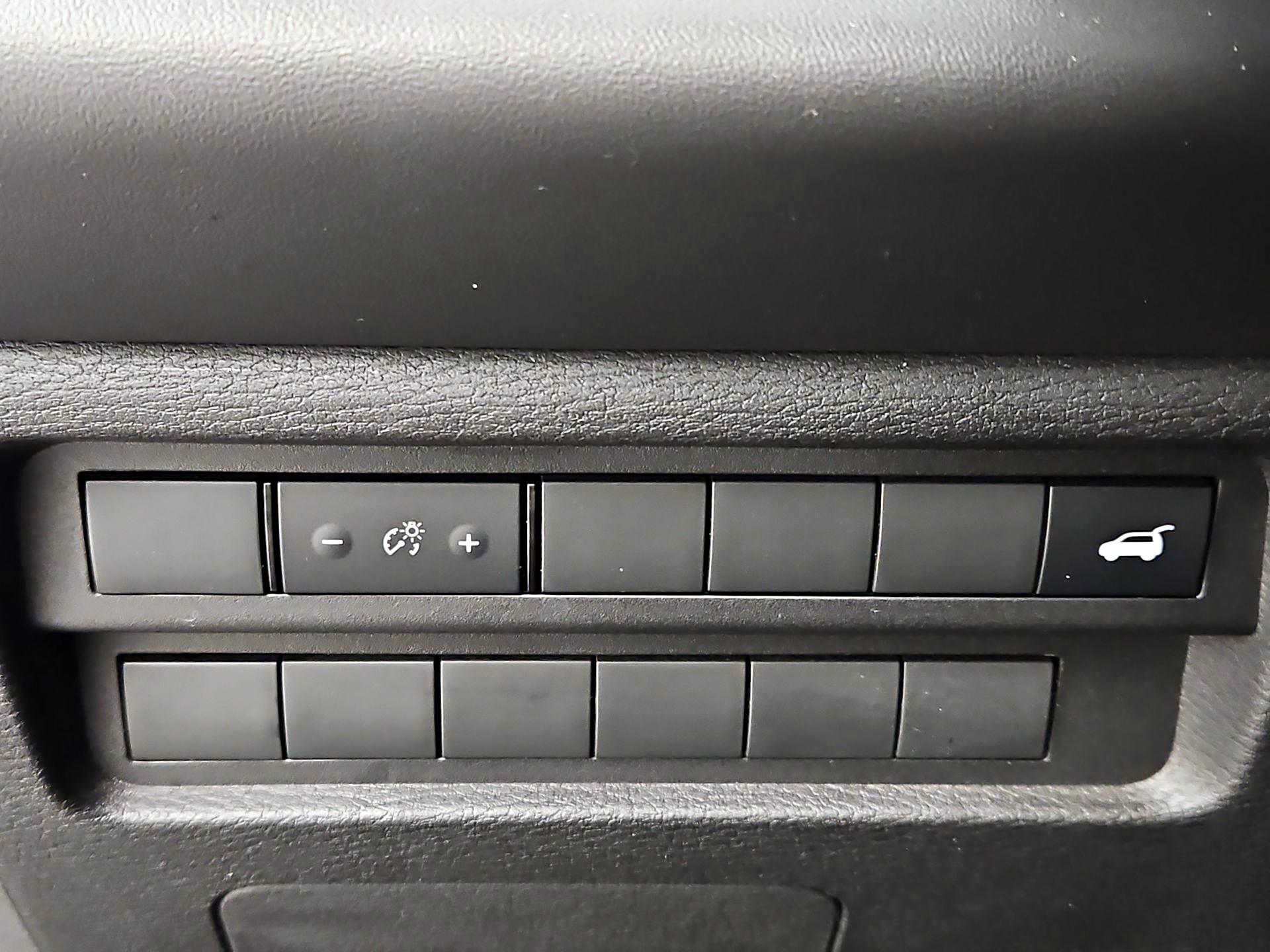 Thumbnail: 2024 Mitsubishi Outlander - 13