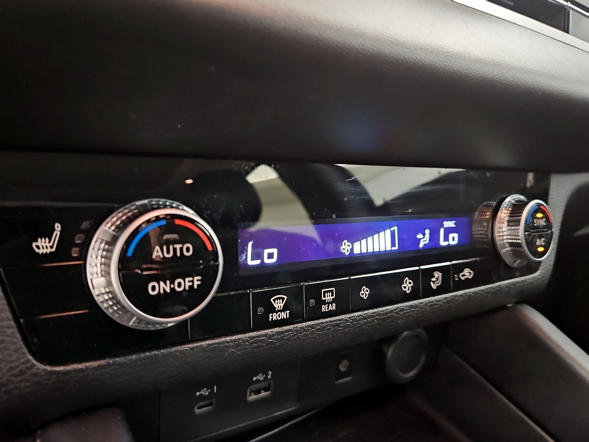 Thumbnail: 2024 Mitsubishi Outlander - 17