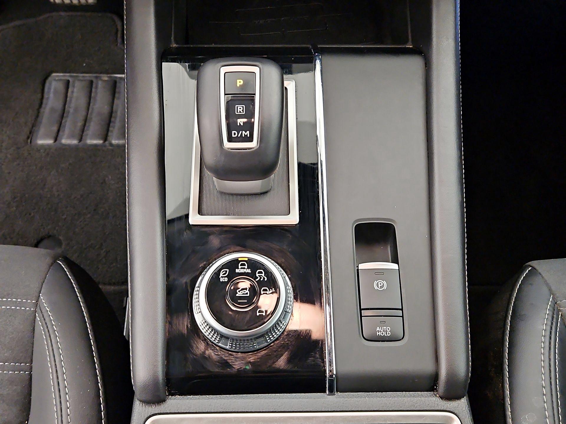 Thumbnail: 2024 Mitsubishi Outlander - 18