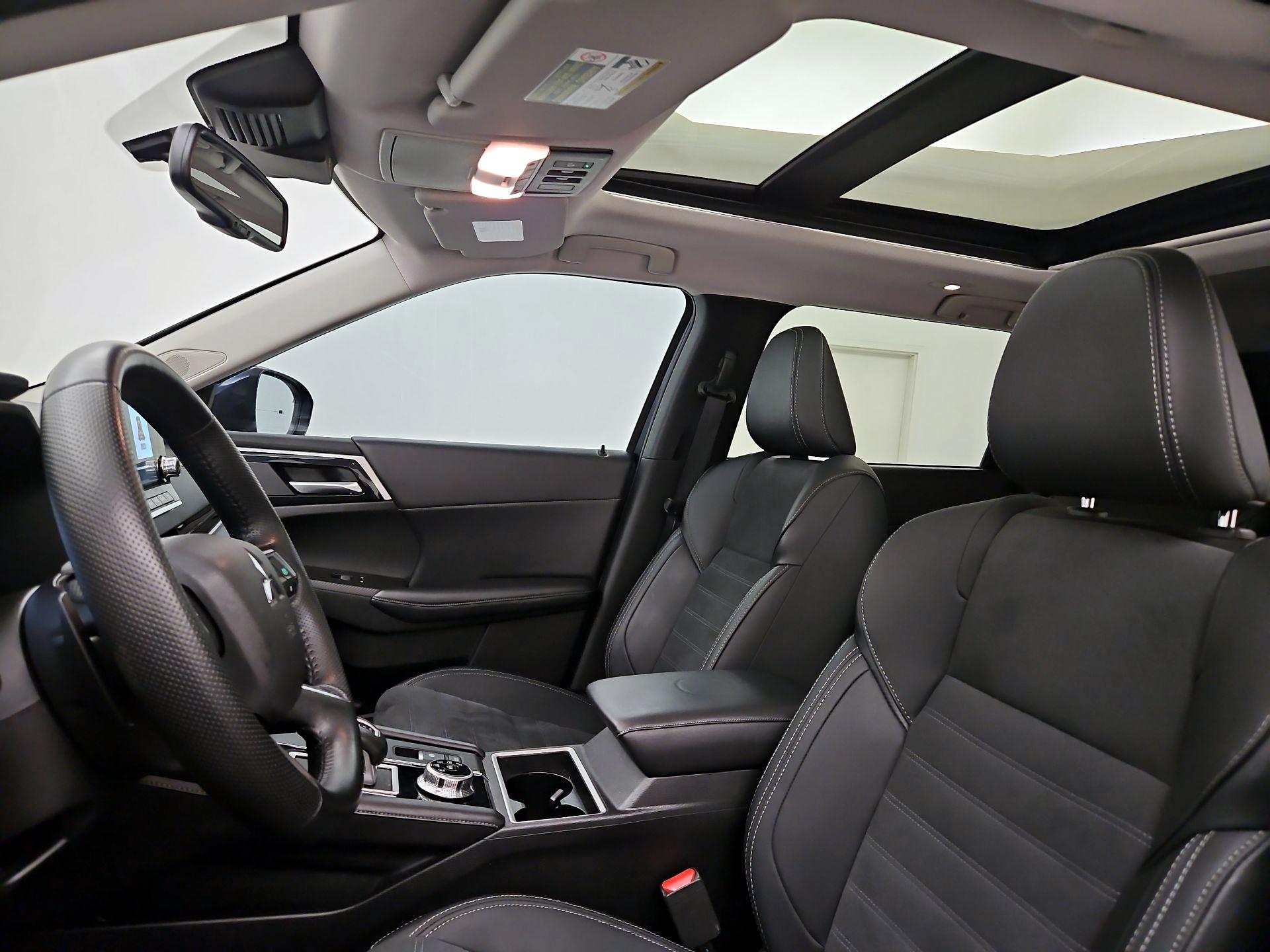 Thumbnail: 2024 Mitsubishi Outlander - 20