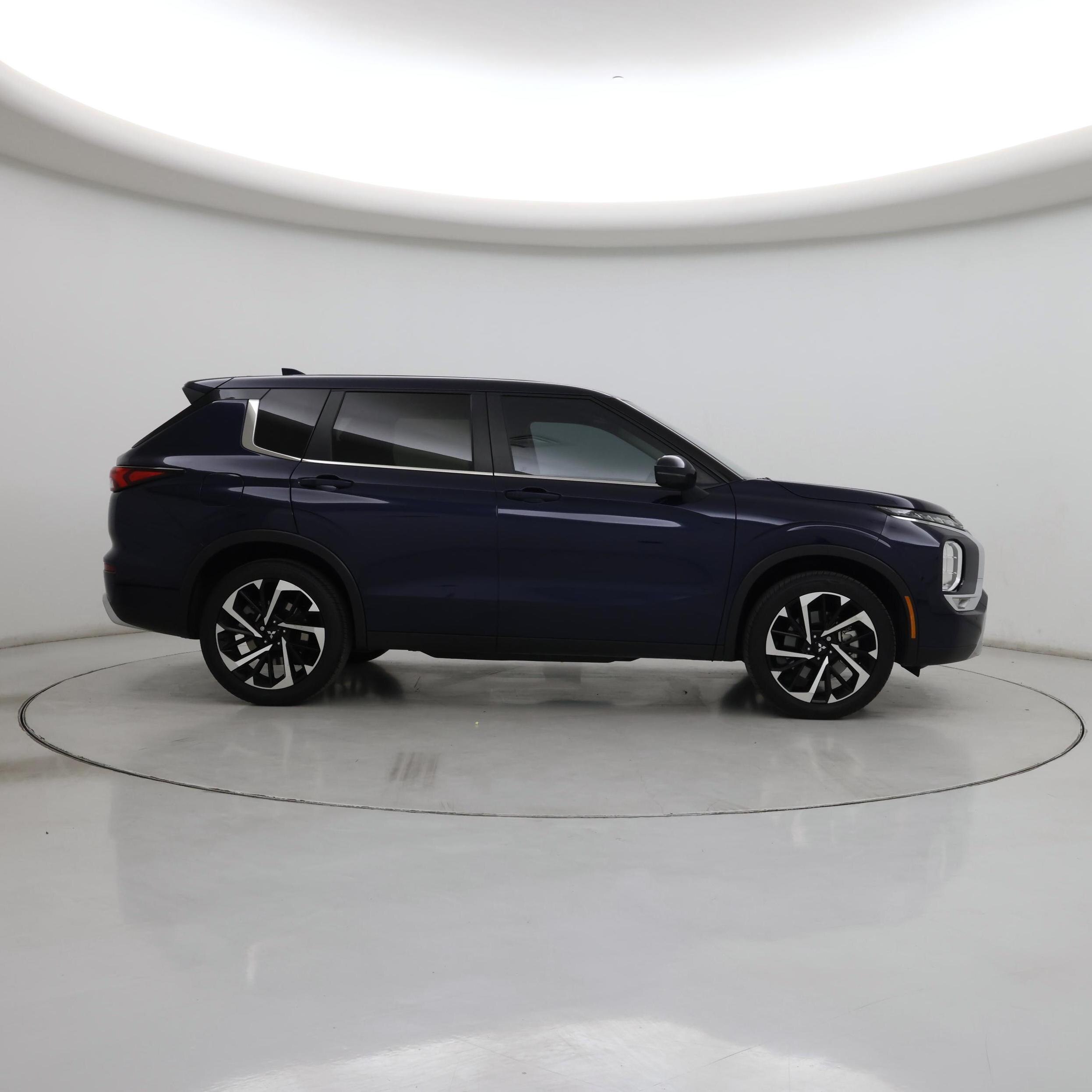 Thumbnail: 2024 Mitsubishi Outlander - 7