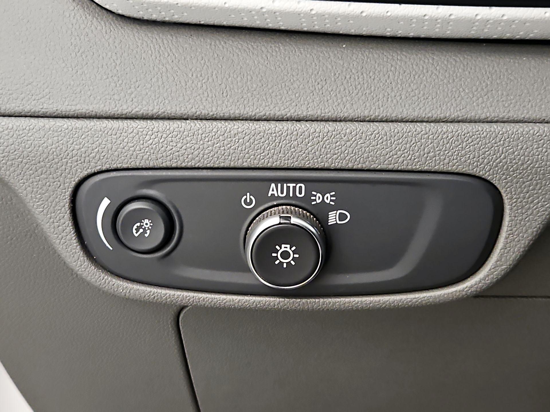 Thumbnail: 2022 Chevrolet Bolt EUV - 13