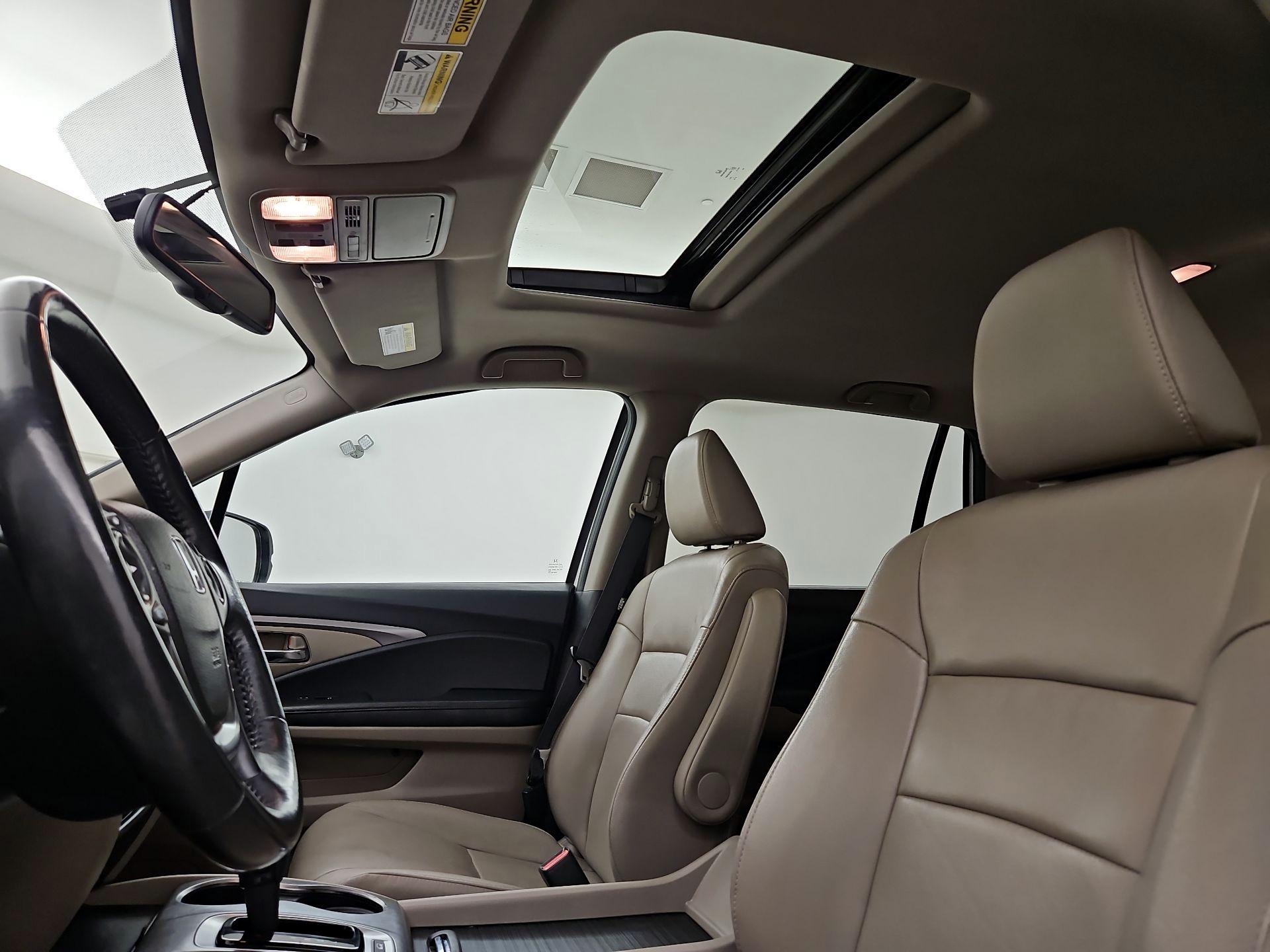 Thumbnail: 2017 Honda Pilot - 19