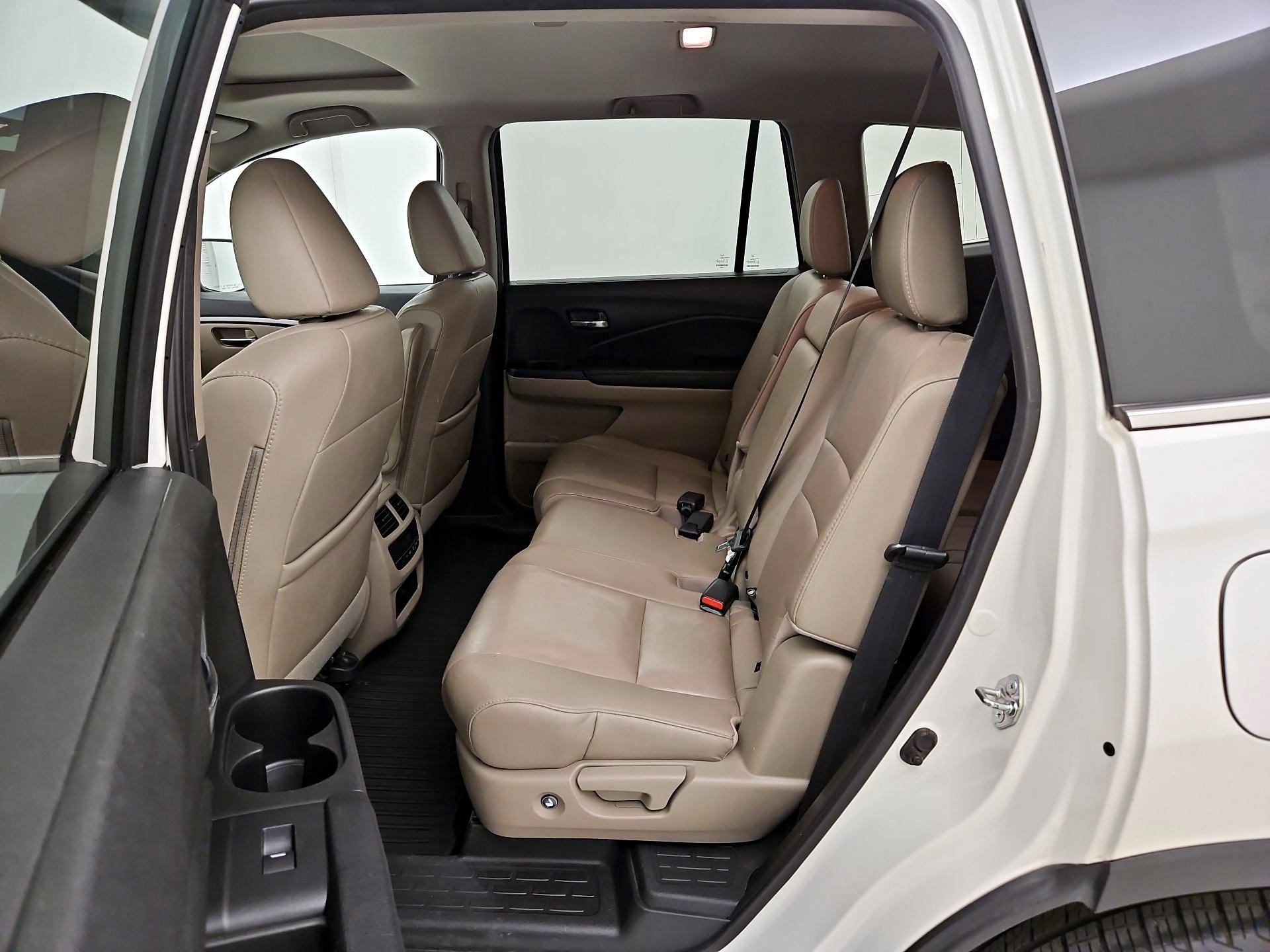 Thumbnail: 2017 Honda Pilot - 20