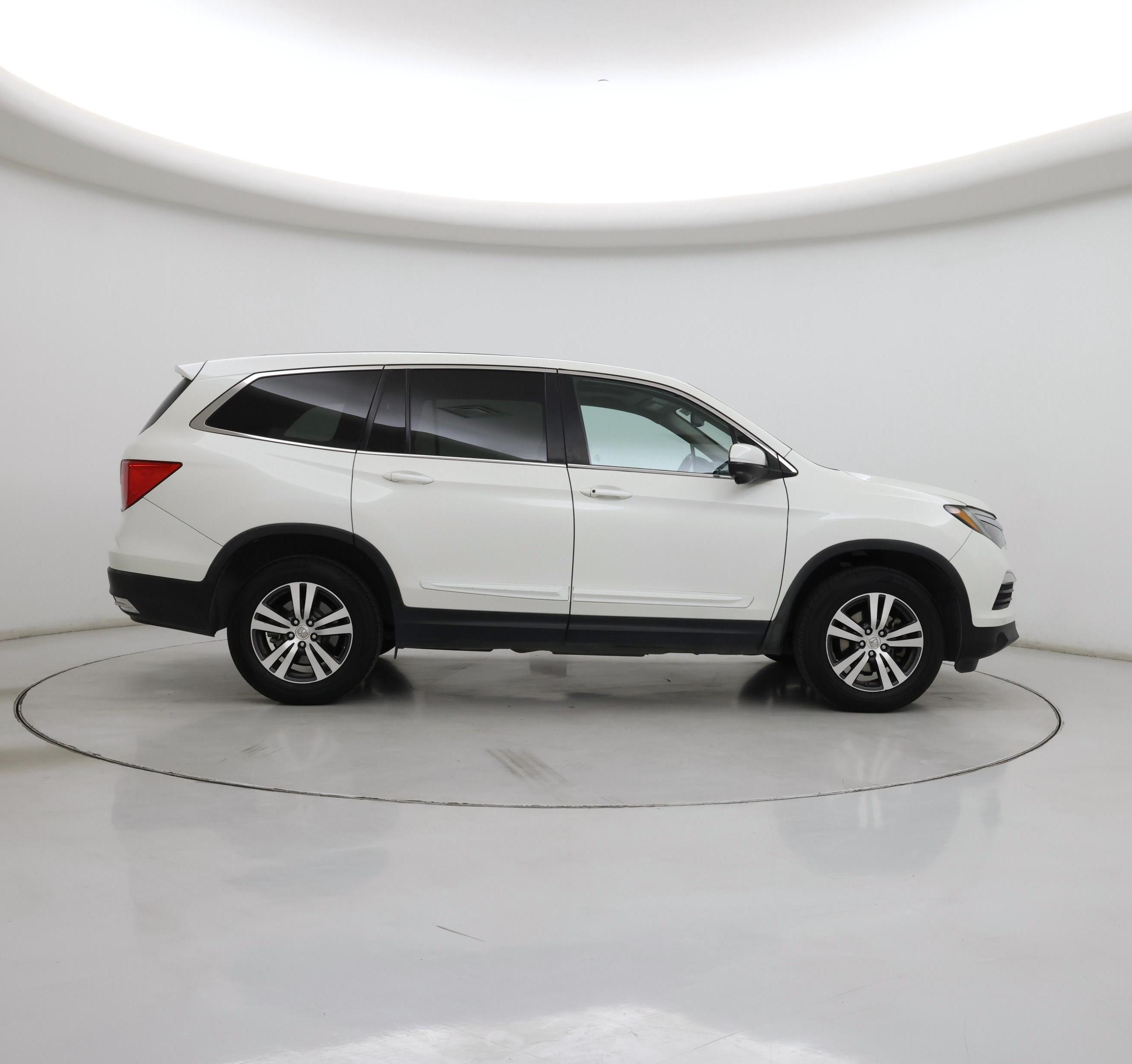 Thumbnail: 2017 Honda Pilot - 7