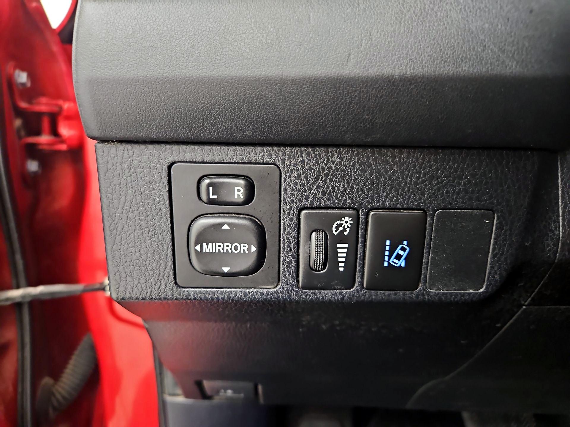 Thumbnail: 2017 Toyota RAV4 - 13