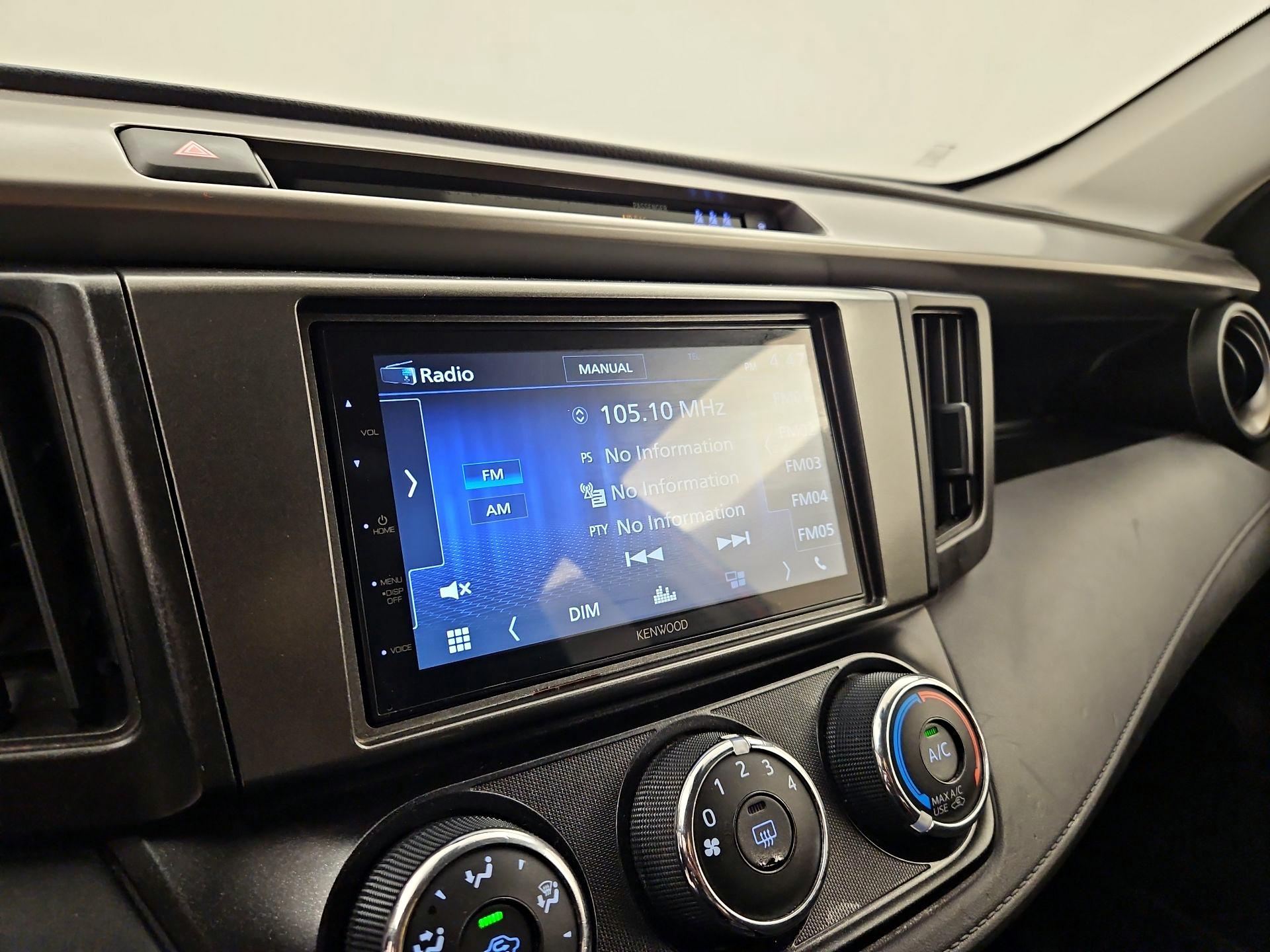 Thumbnail: 2017 Toyota RAV4 - 15