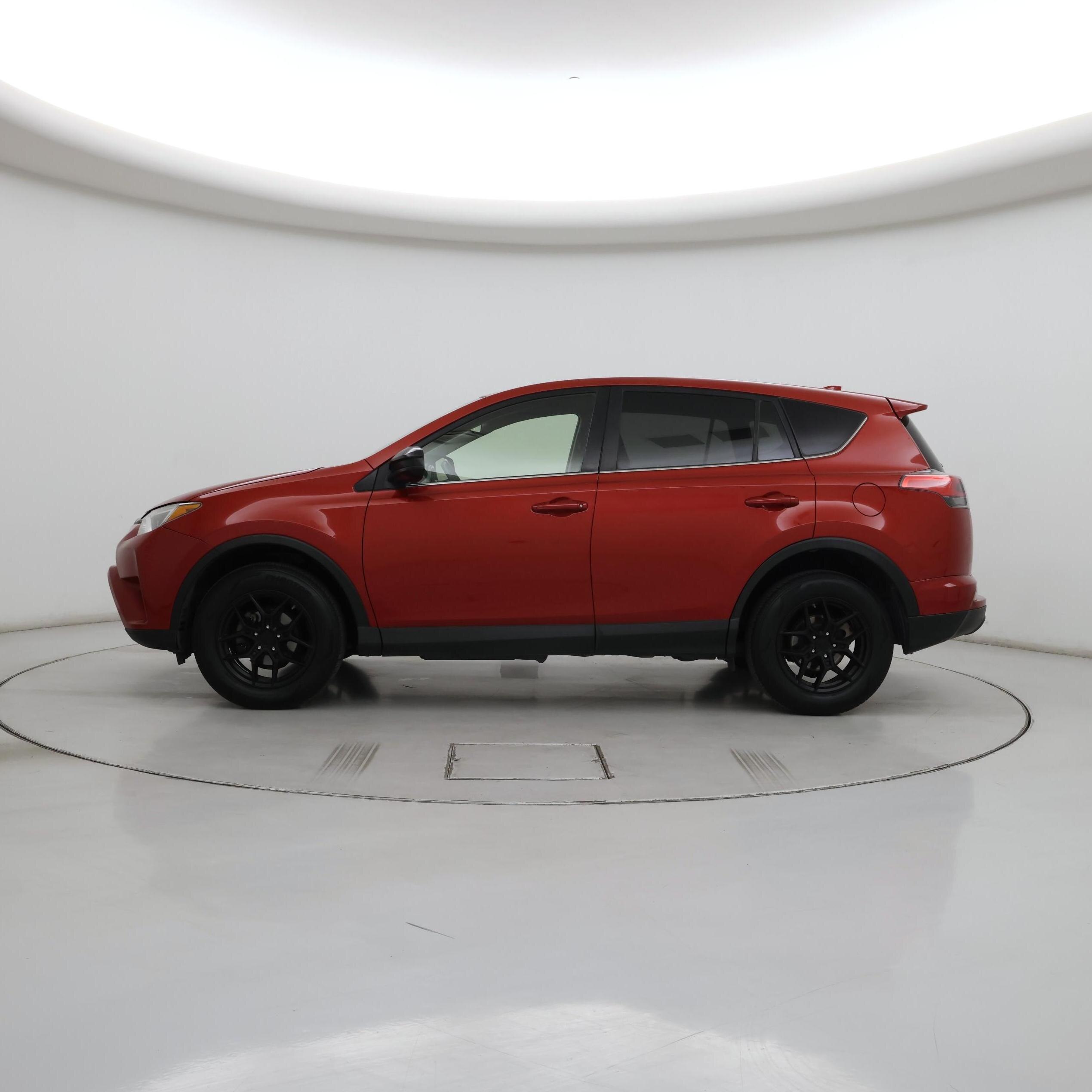Thumbnail: 2017 Toyota RAV4 - 3