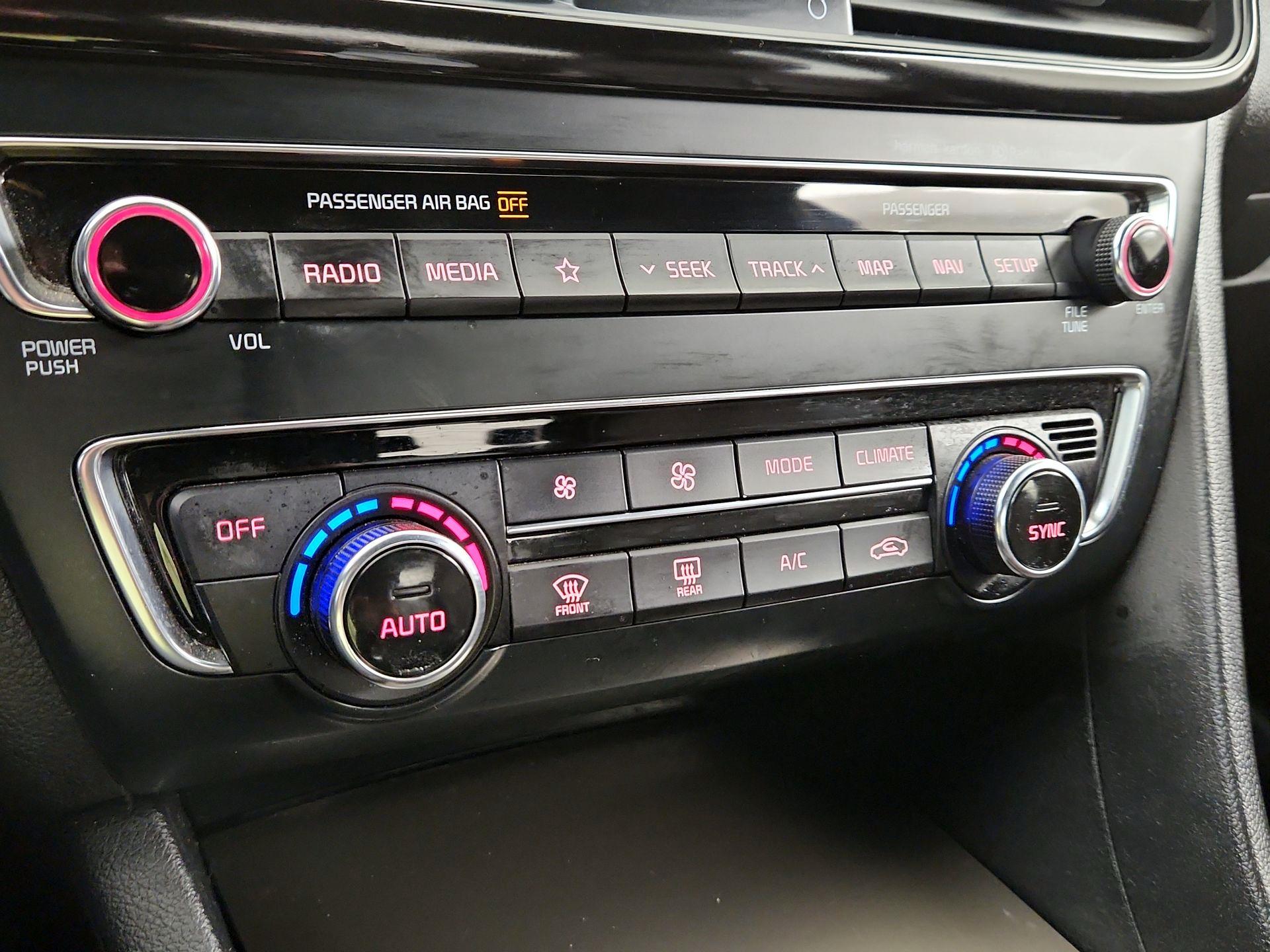 Thumbnail: 2018 Kia Optima - 17