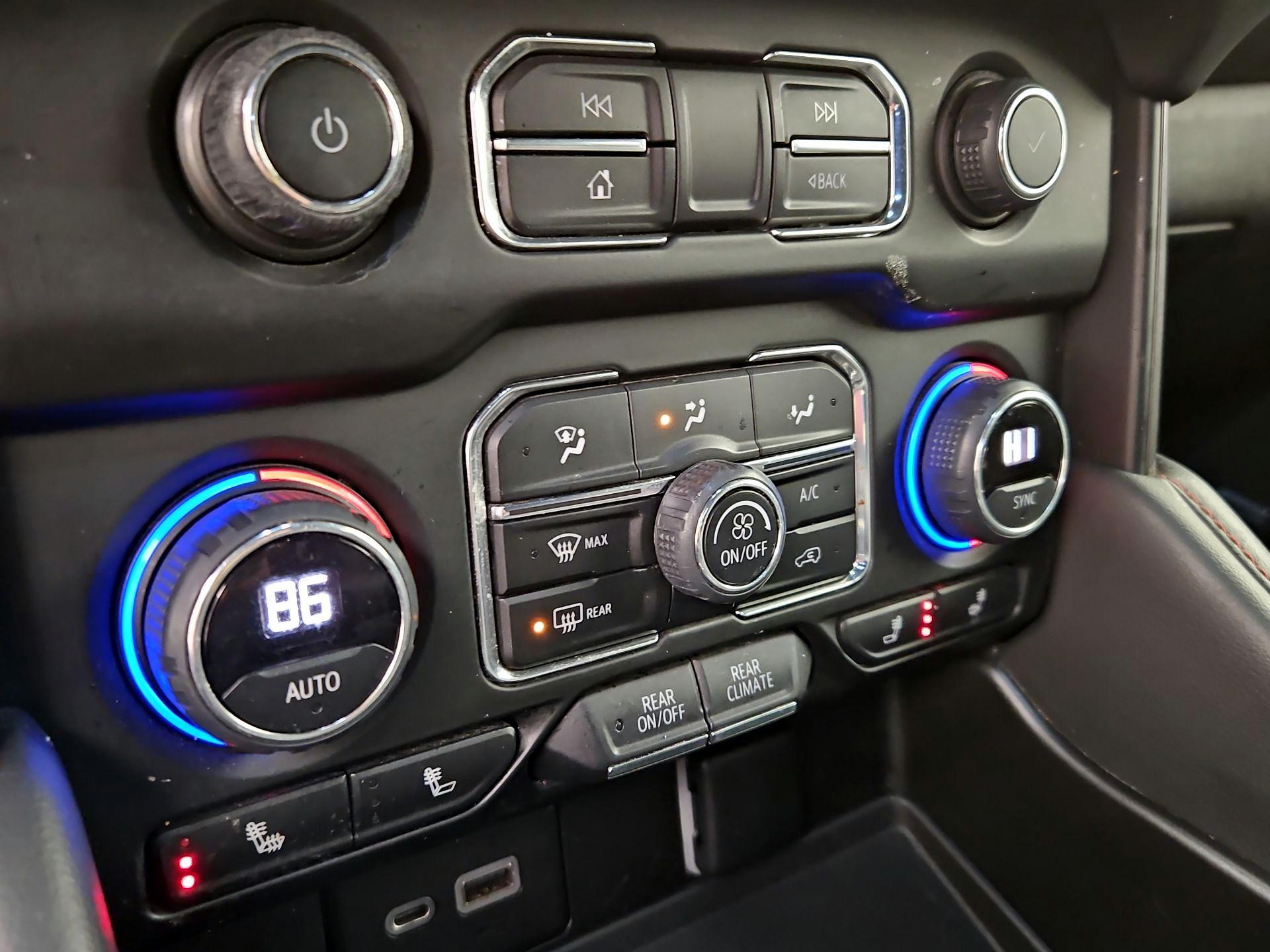 Thumbnail: 2022 Chevrolet Suburban - 16