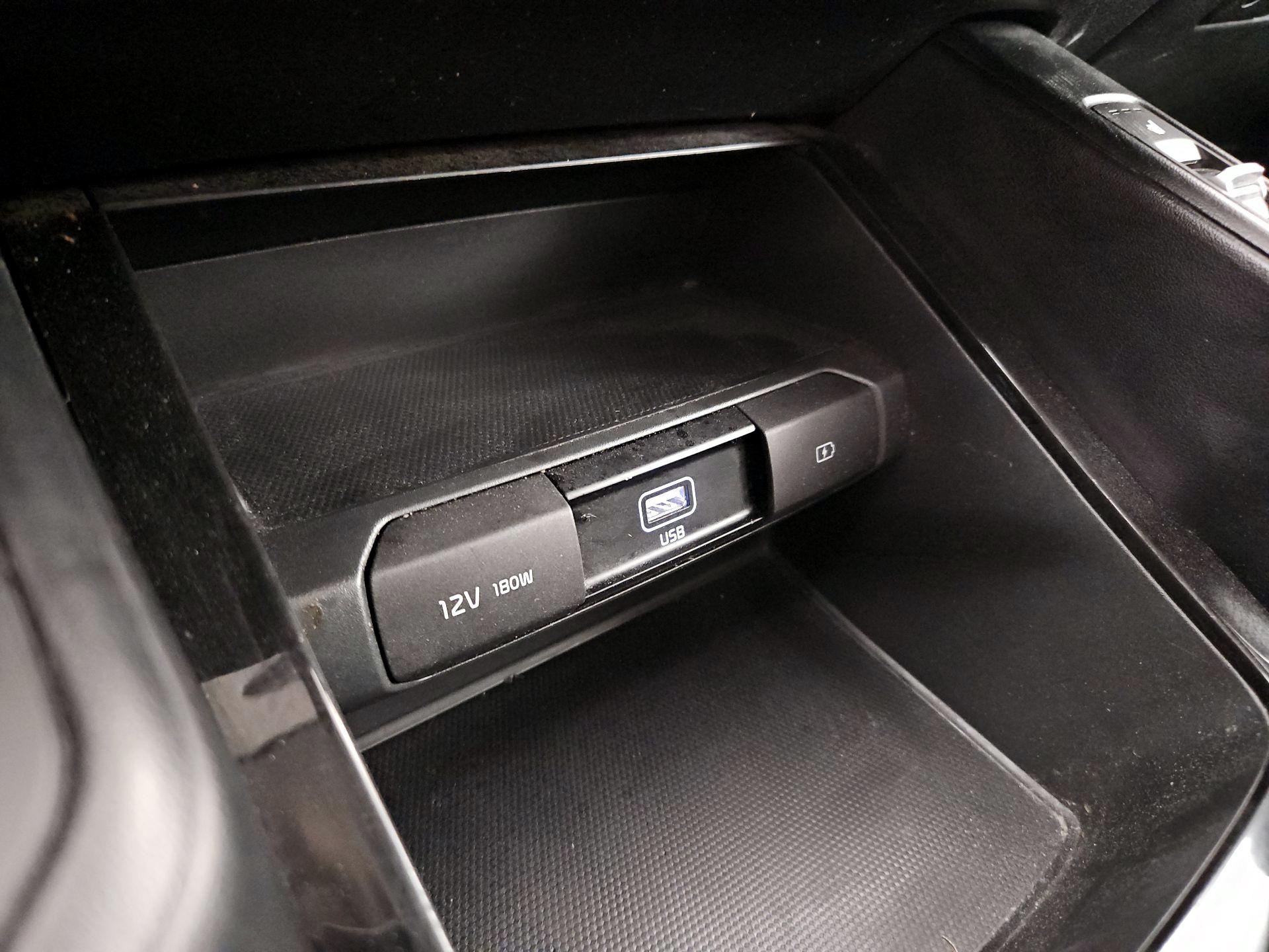 Thumbnail: 2020 Kia Telluride - 18