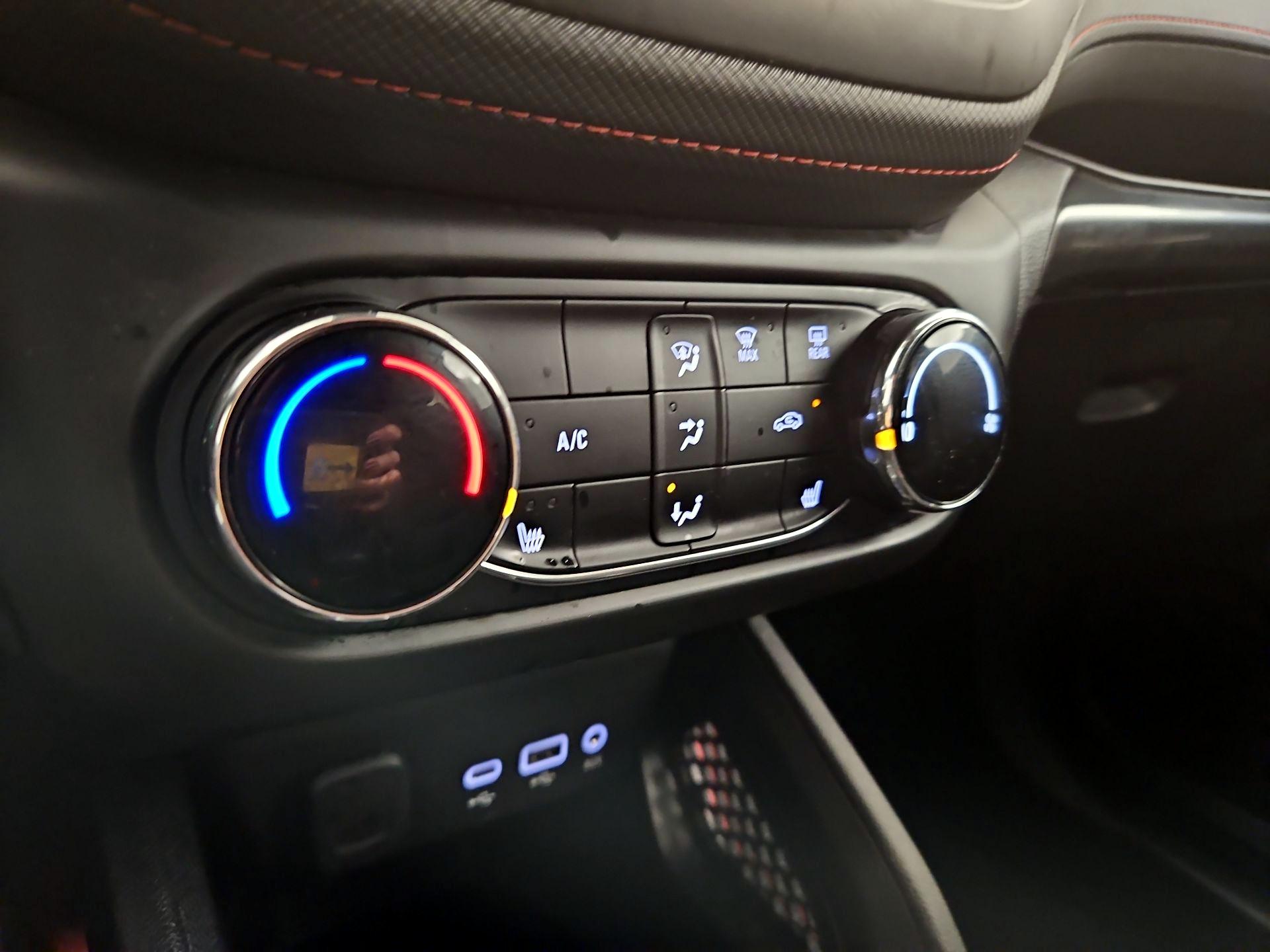 Thumbnail: 2022 Chevrolet TrailBlazer - 16