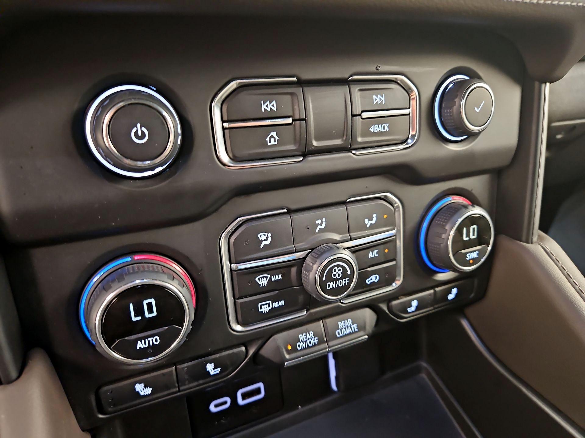 Thumbnail: 2024 Chevrolet Suburban - 17