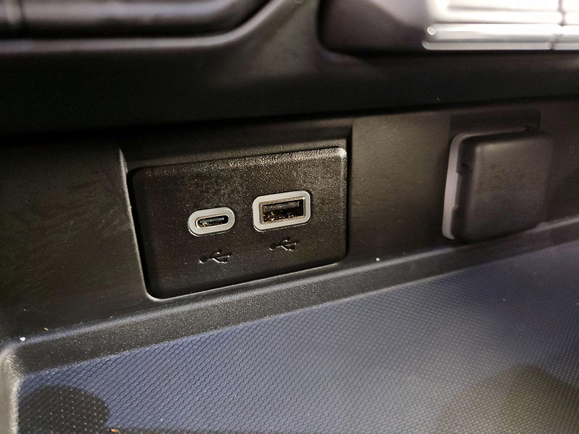 Thumbnail: 2024 Chevrolet Suburban - 19