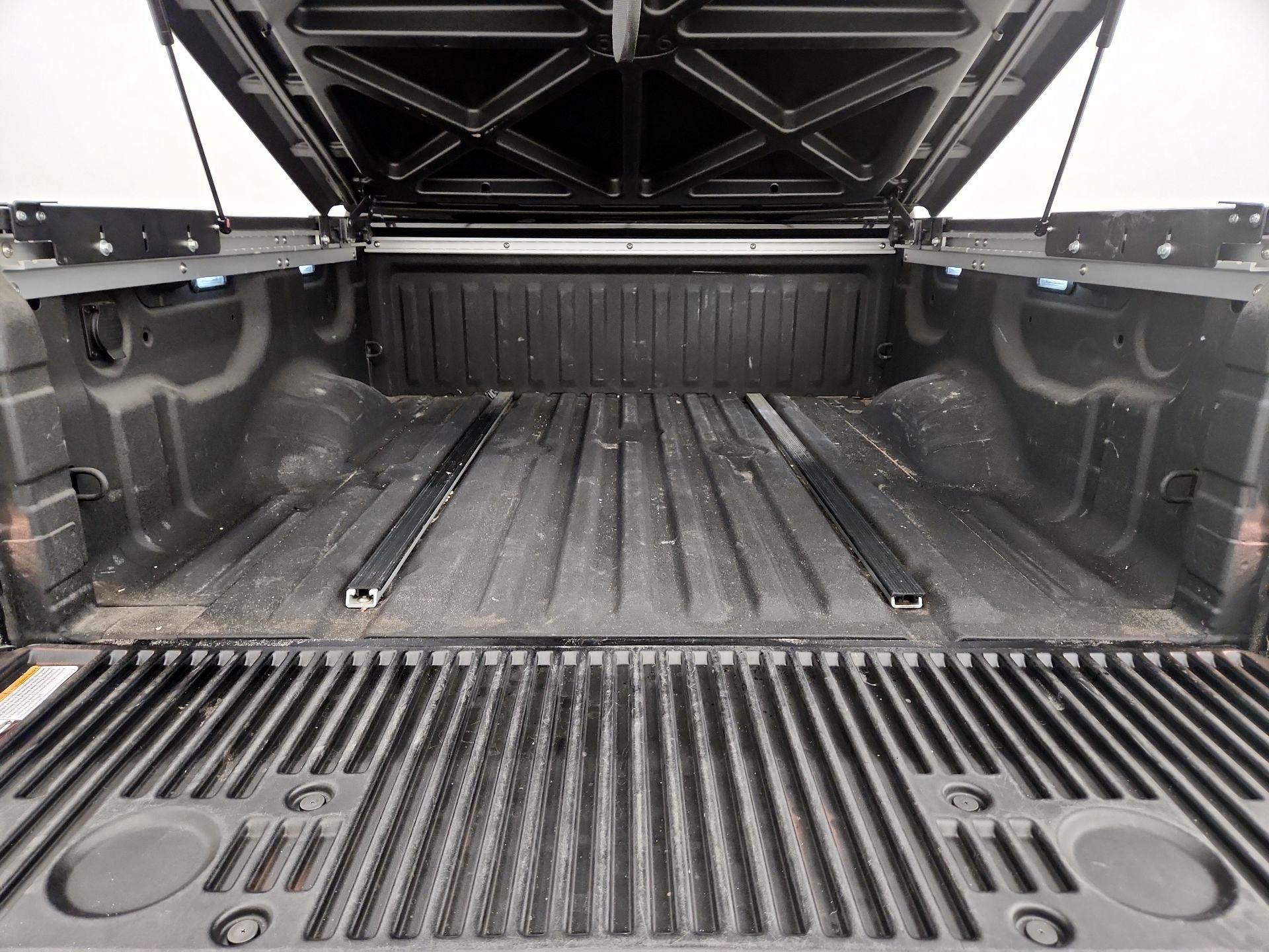 Thumbnail: 2019 Nissan Titan - 20