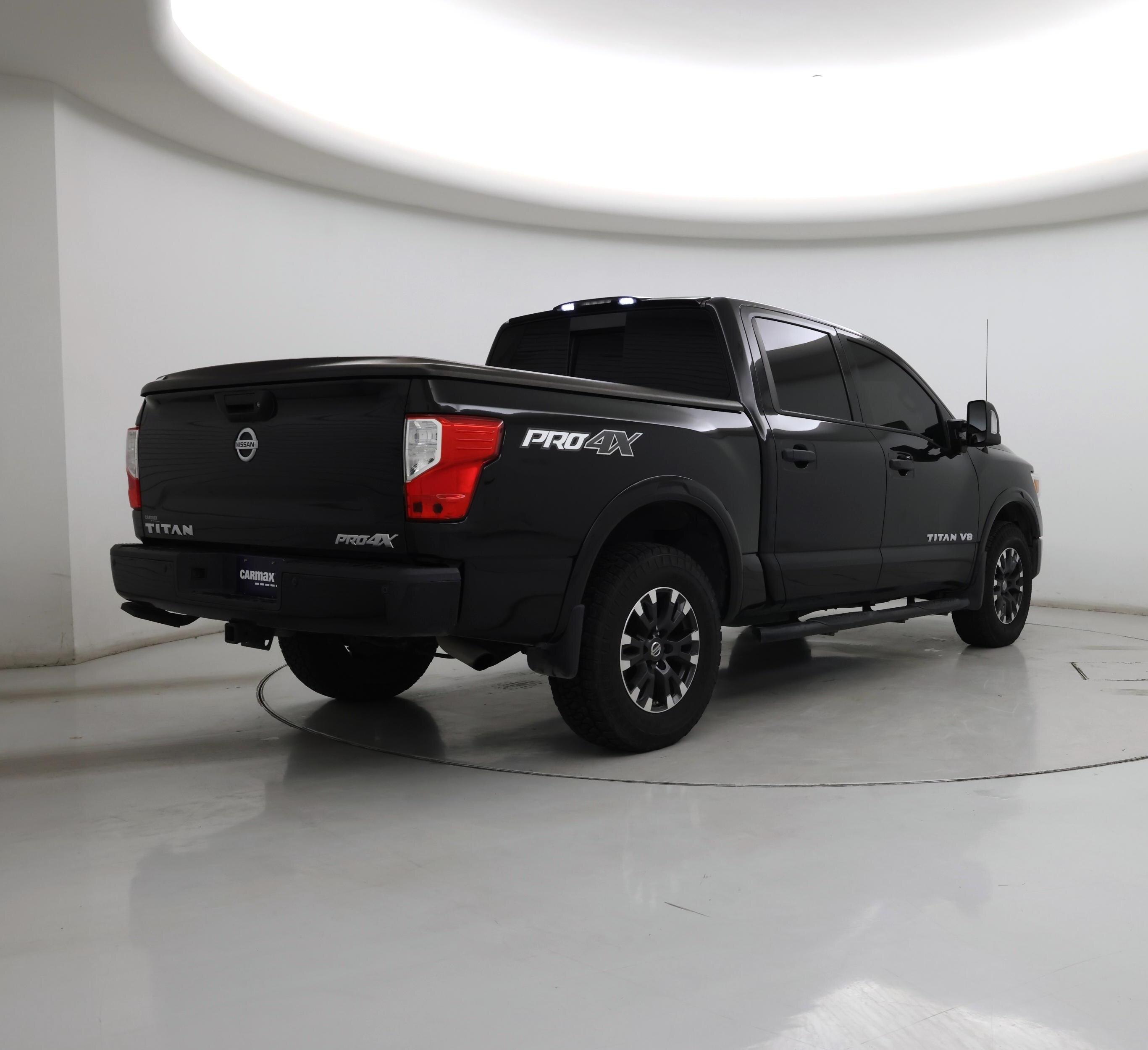 Thumbnail: 2019 Nissan Titan - 8