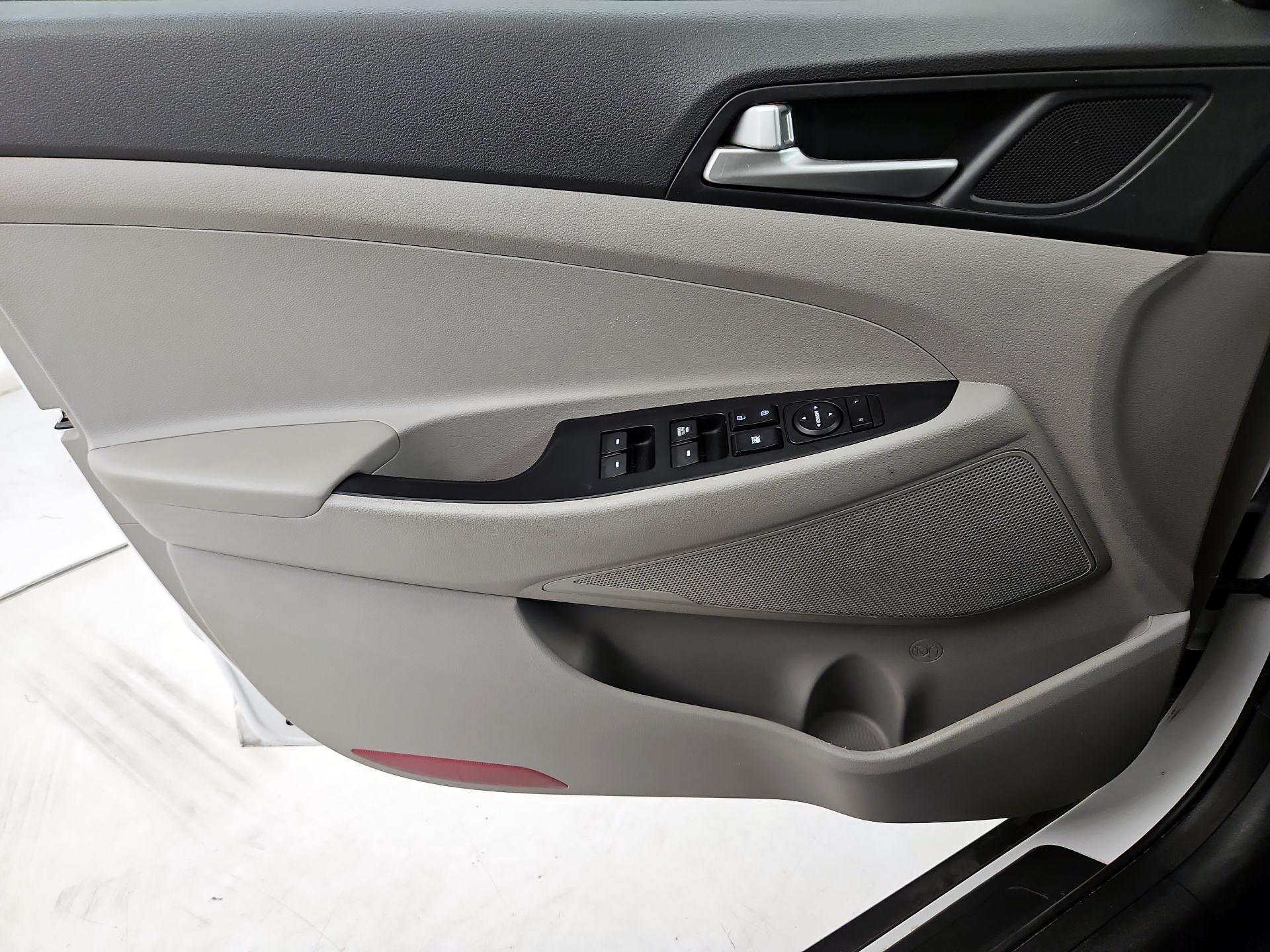 Thumbnail: 2021 Hyundai Tucson - 12