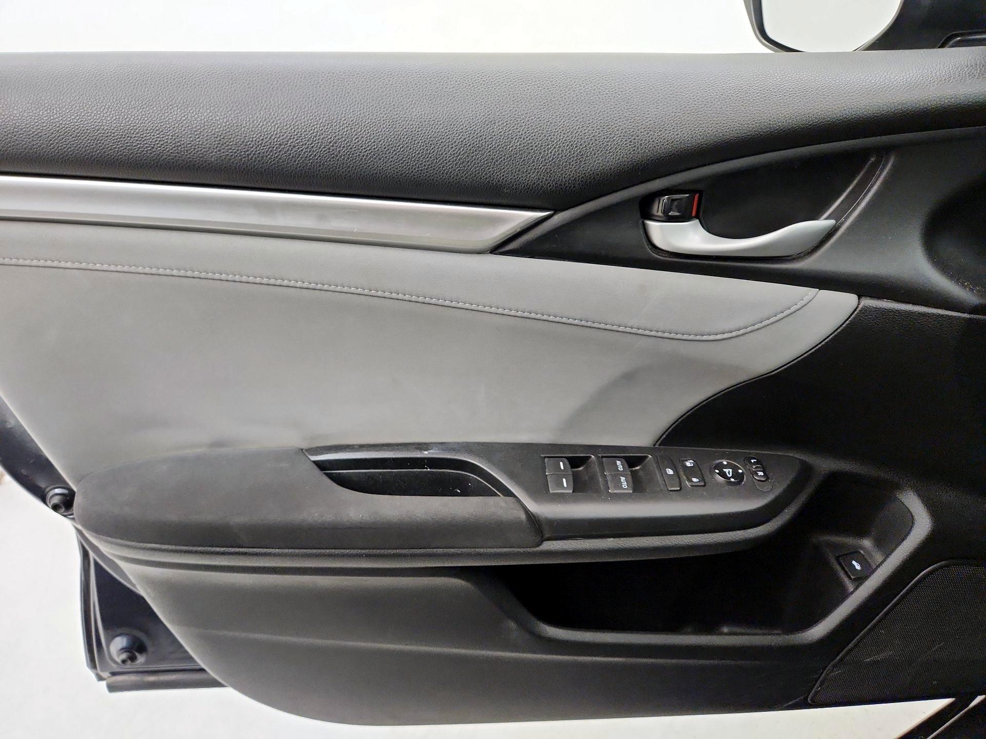 Thumbnail: 2017 Honda Civic - 12