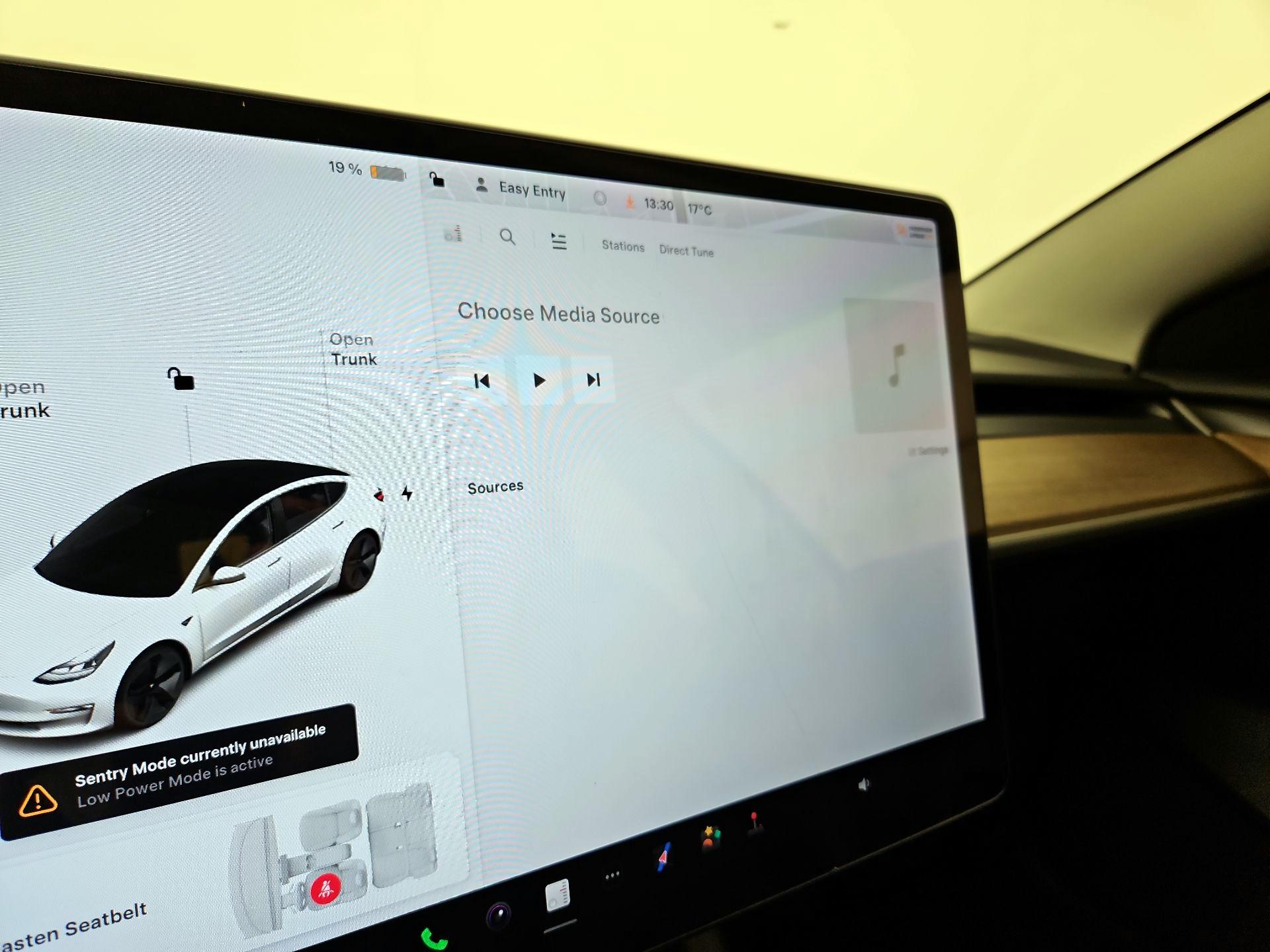 Thumbnail: 2021 Tesla Model 3 - 15