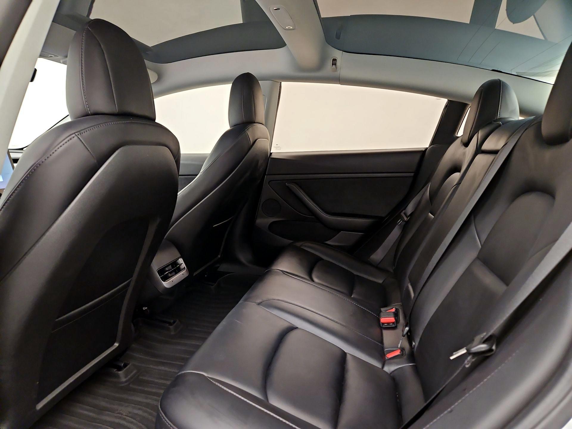 Thumbnail: 2021 Tesla Model 3 - 19